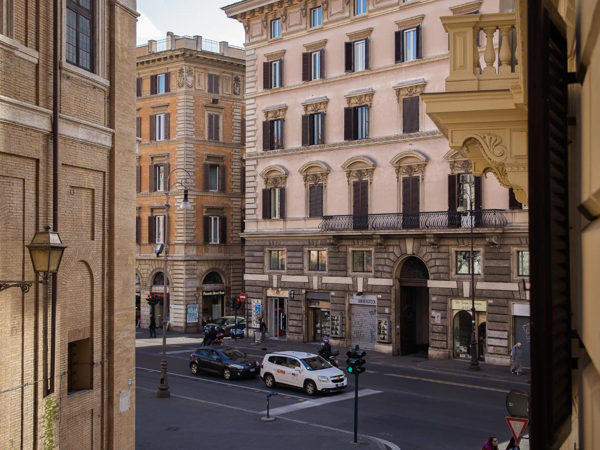 Inn Rome Rooms & Suites