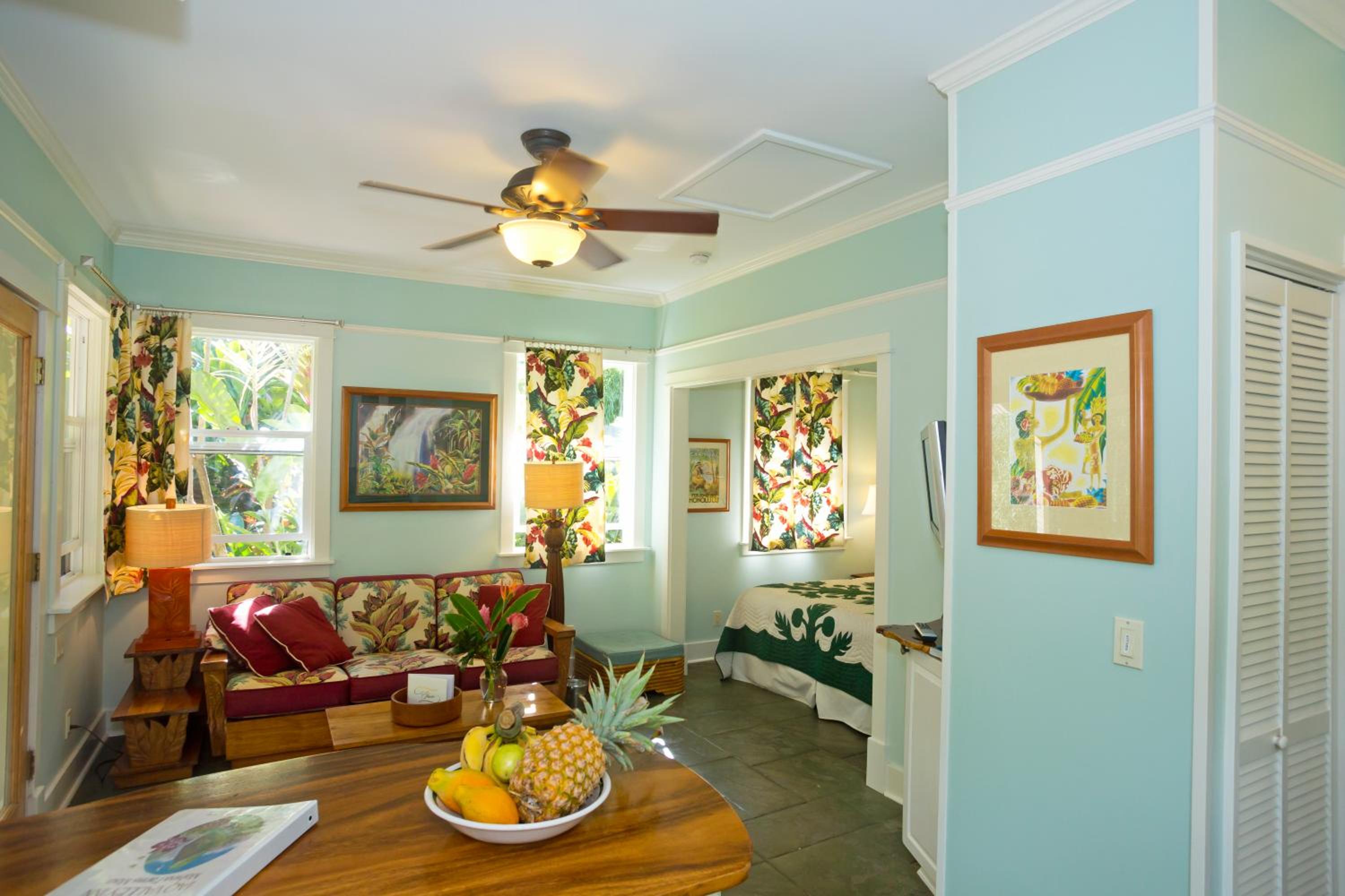 Iao Valley Inn