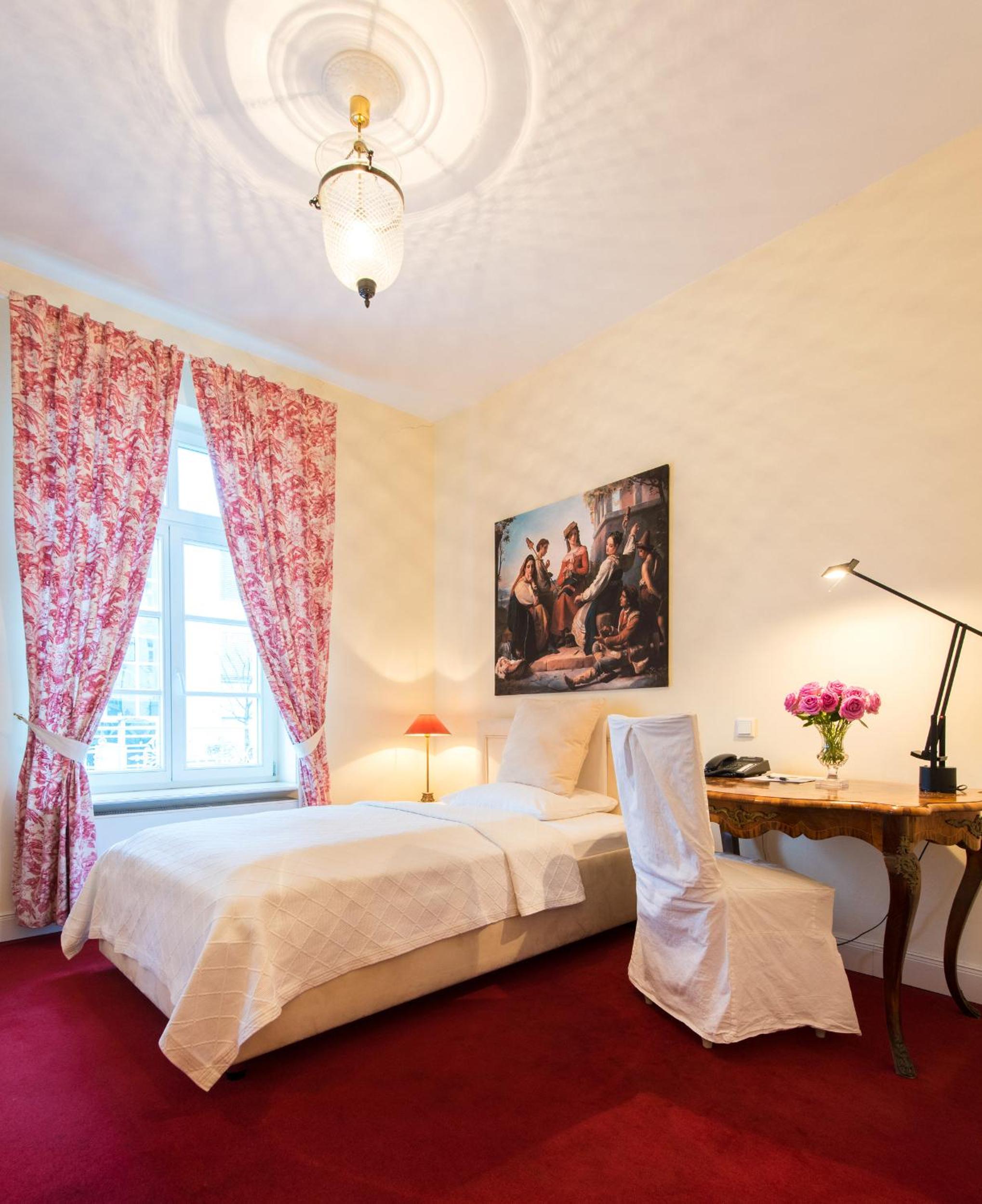 DIRAZI Guesthouse Apartments GmbH - Property Image 5