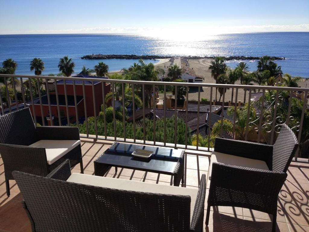 The Terrace of Puerto Banus Beach en Marbella