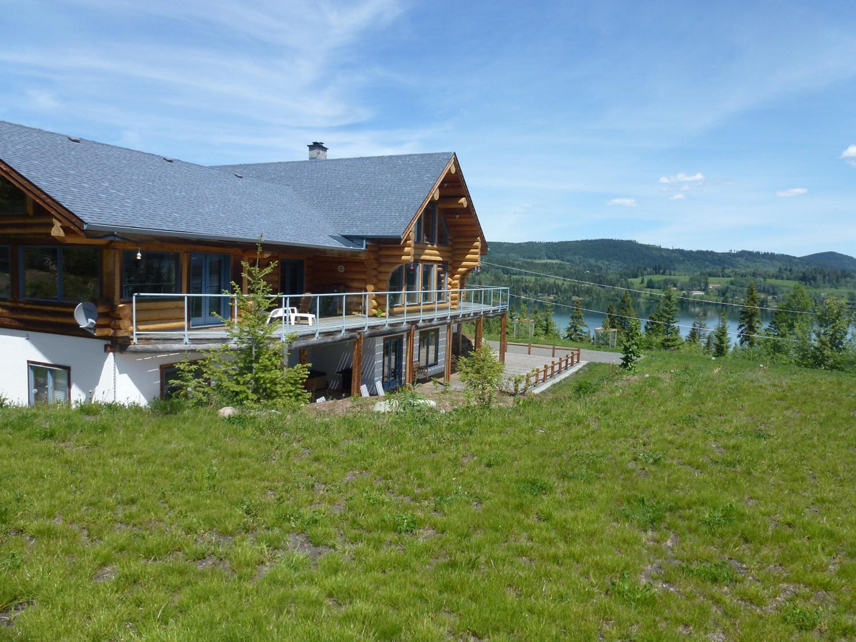 Little Black Bear Lodge/B&B