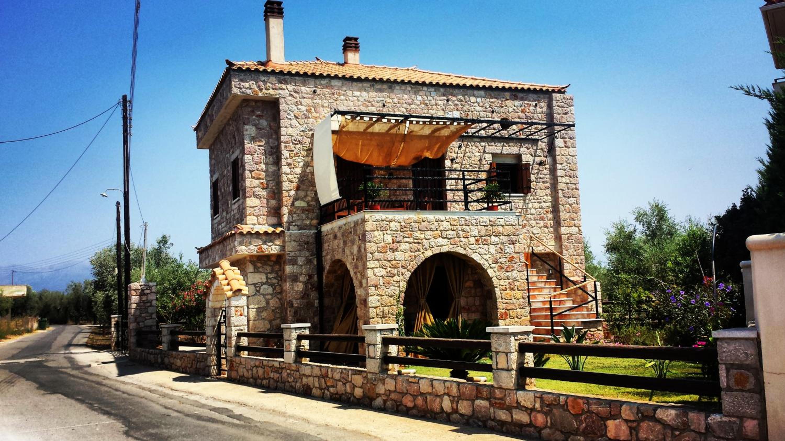 Hotel Niko's Stone Guest House