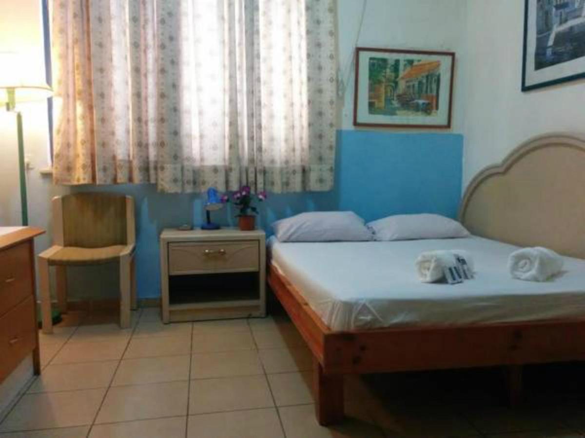 Momo's Hostel