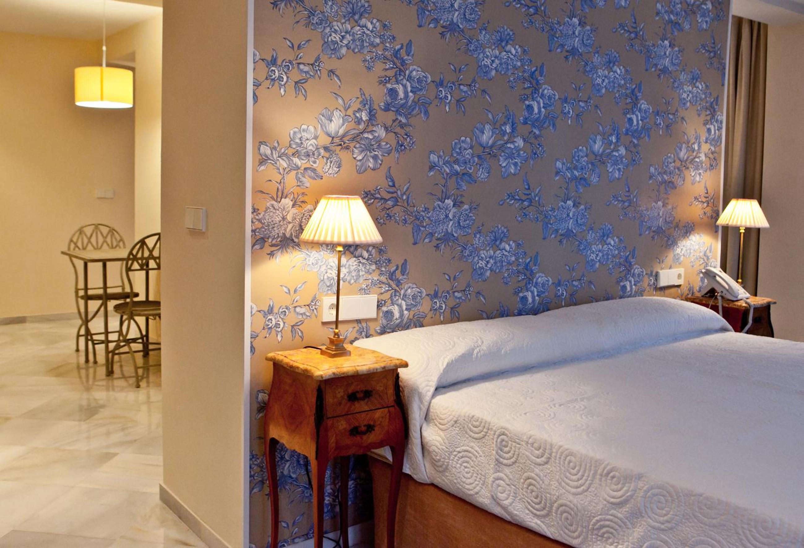 Suites Murillo Alcázar