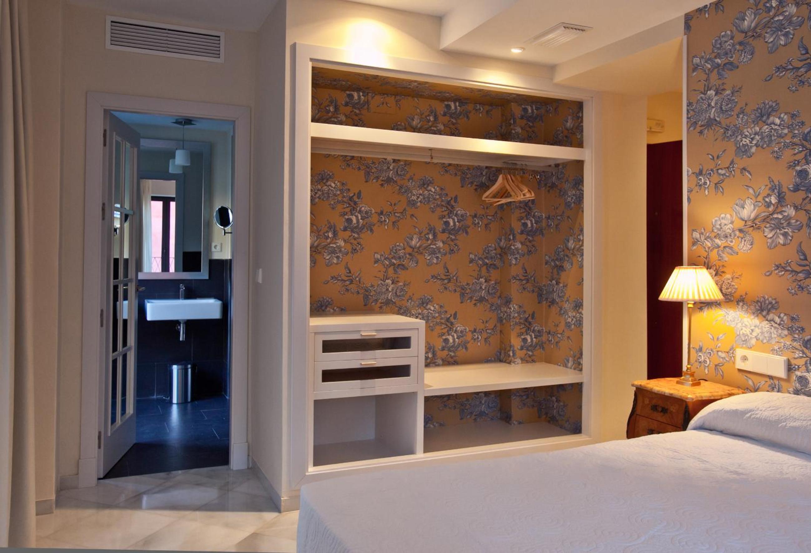 Suites Murillo Alcázar