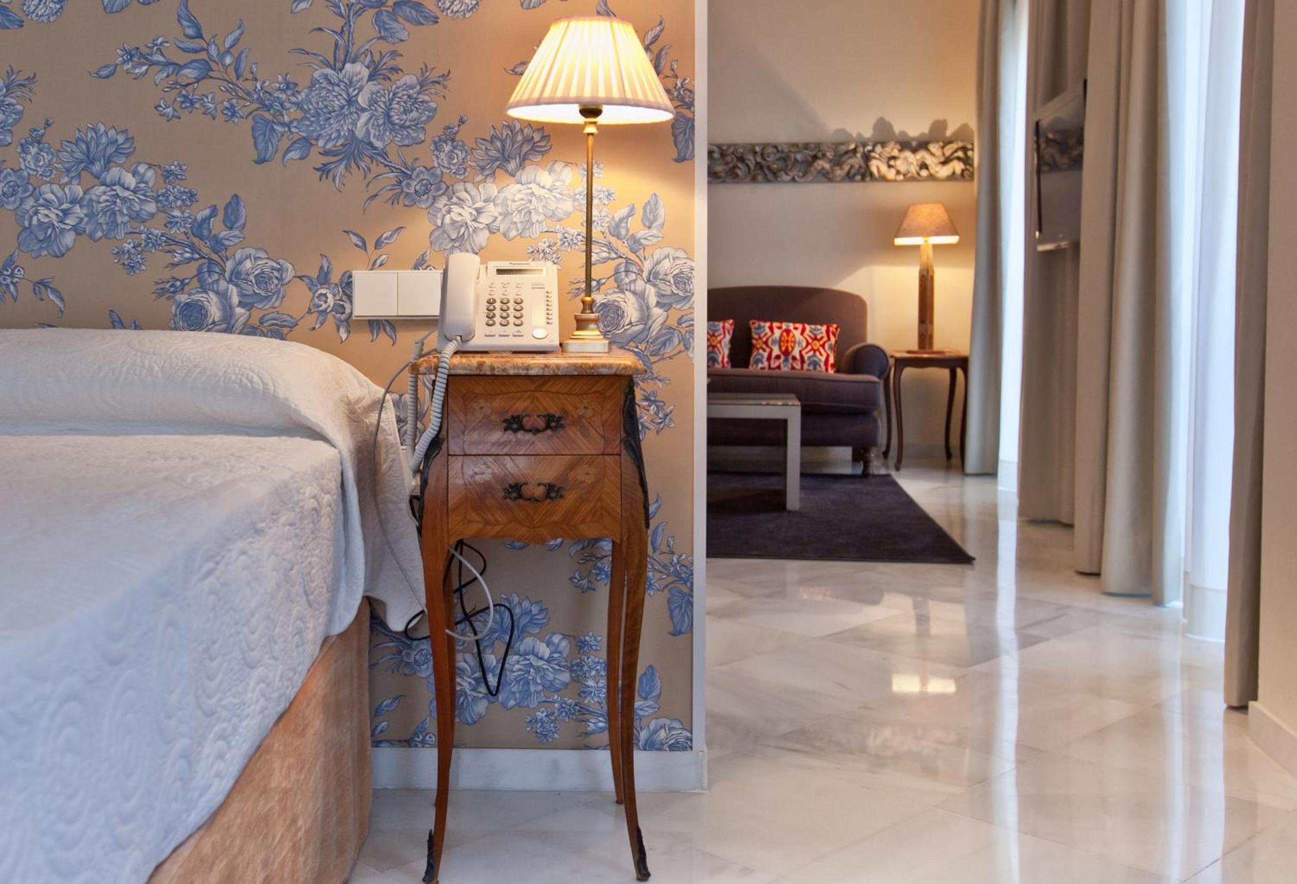 Suites Murillo Alcázar