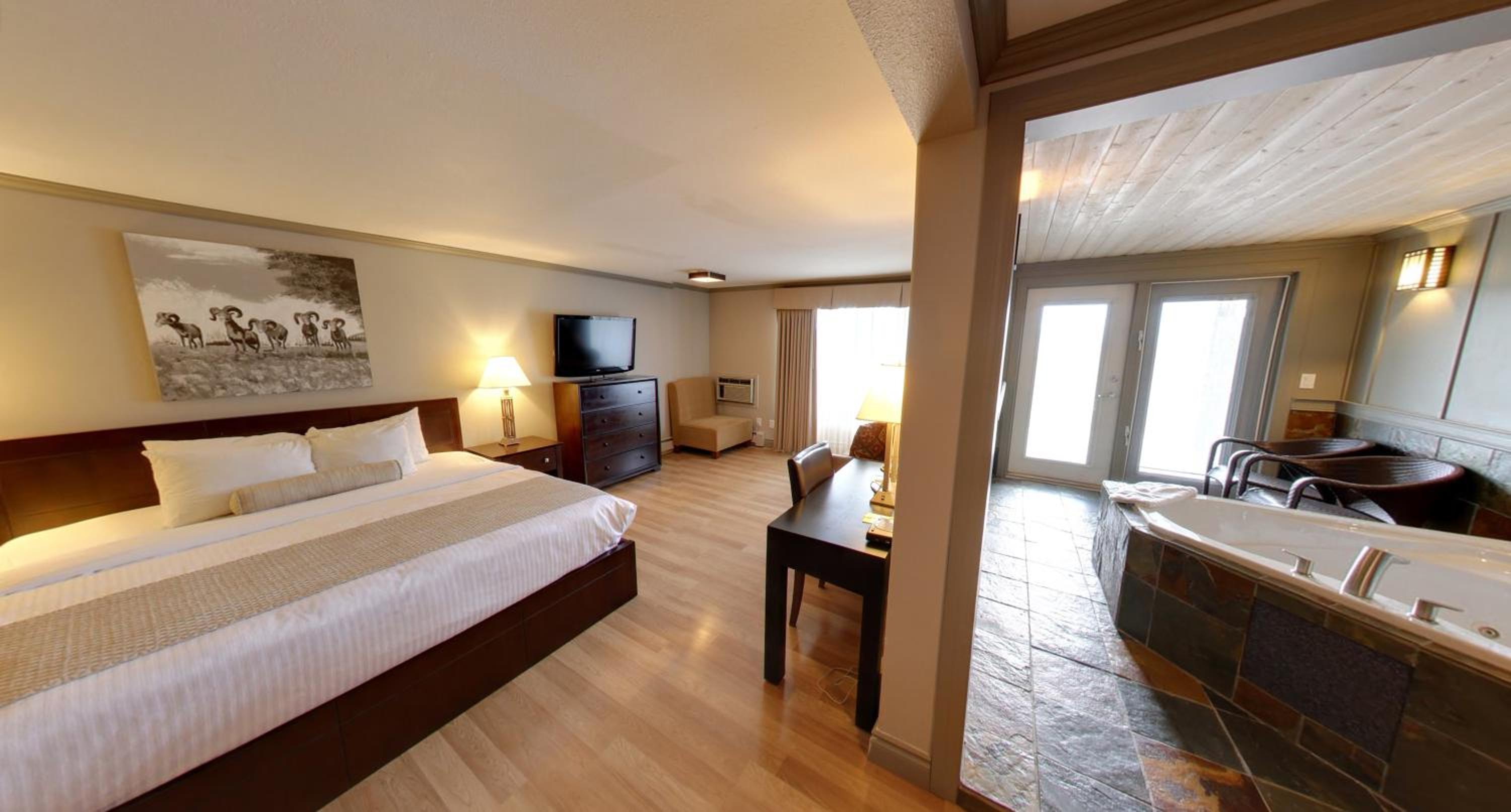 Golden Vacations - Days Inn by Wyndham Golden - Property Image 73