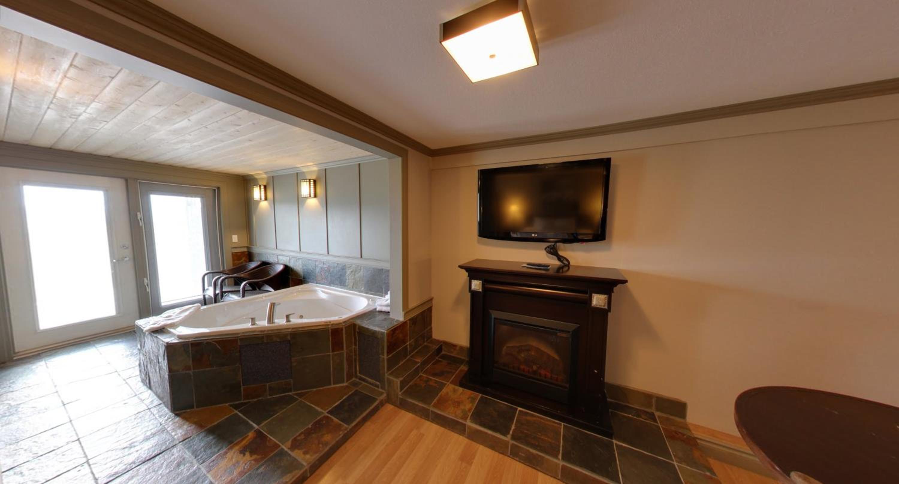 Golden Vacations - Days Inn by Wyndham Golden - Property Image 61