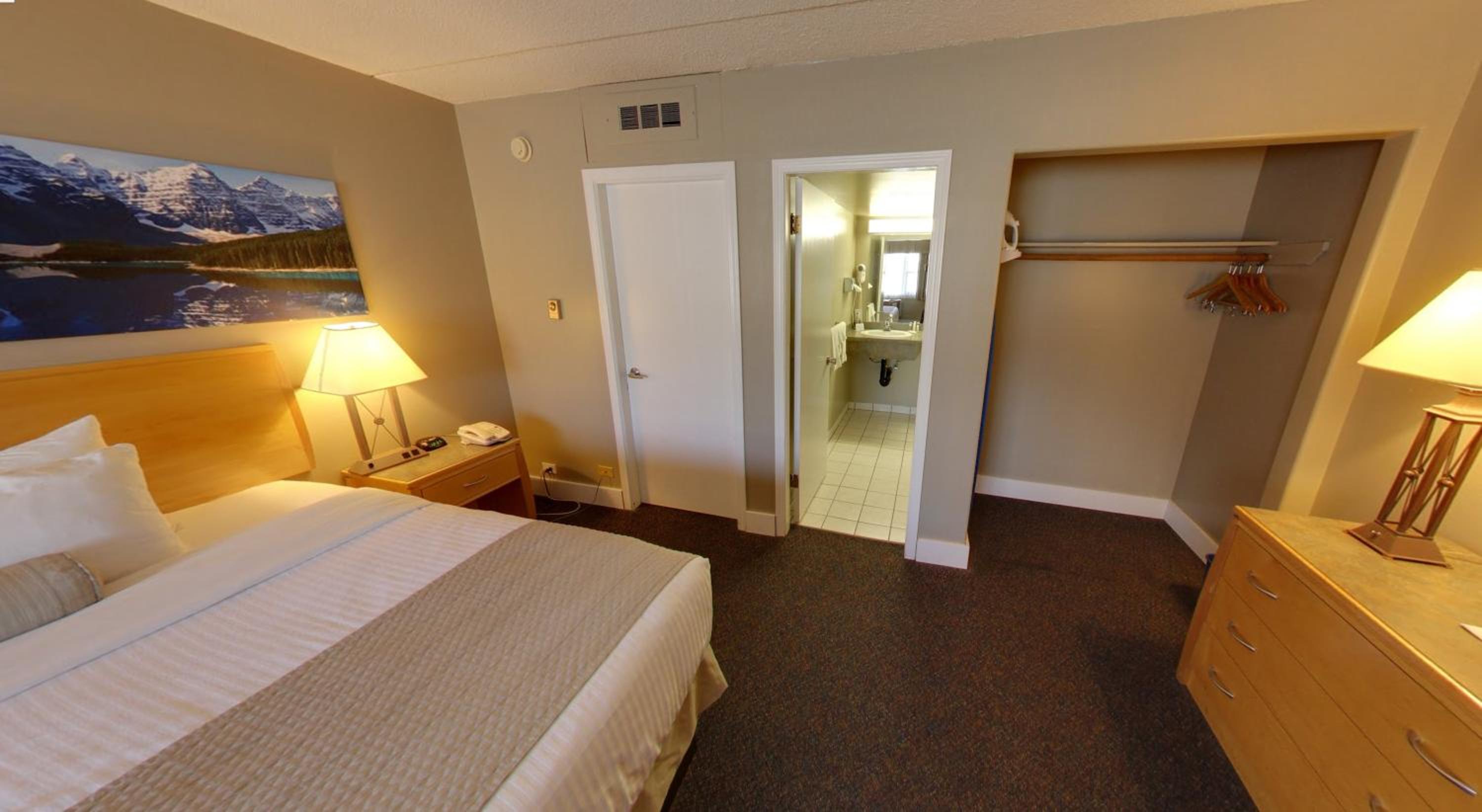 Golden Vacations - Days Inn by Wyndham Golden - Property Image 64