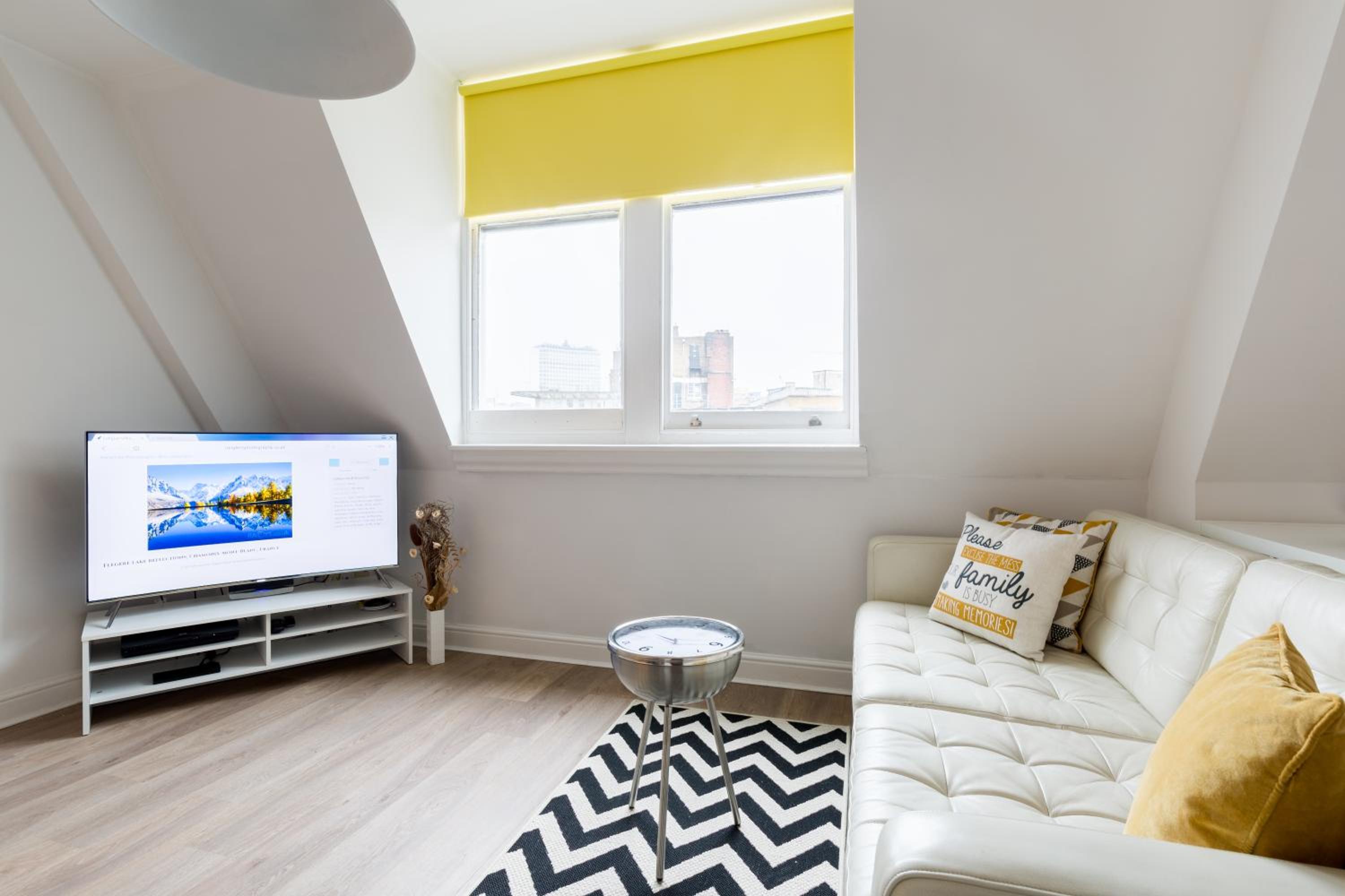 Modern Loft Grand Central view 4