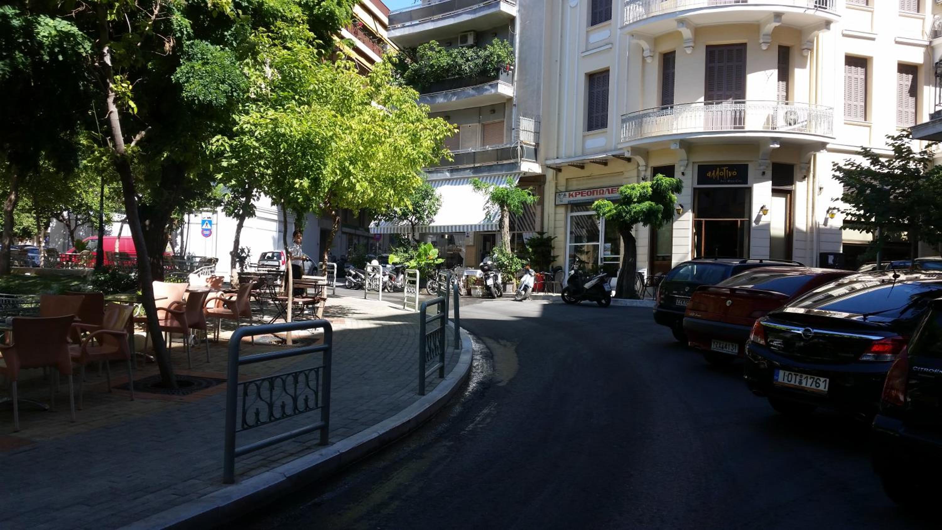 Errathens Pine Red and Taupe - Athens Center