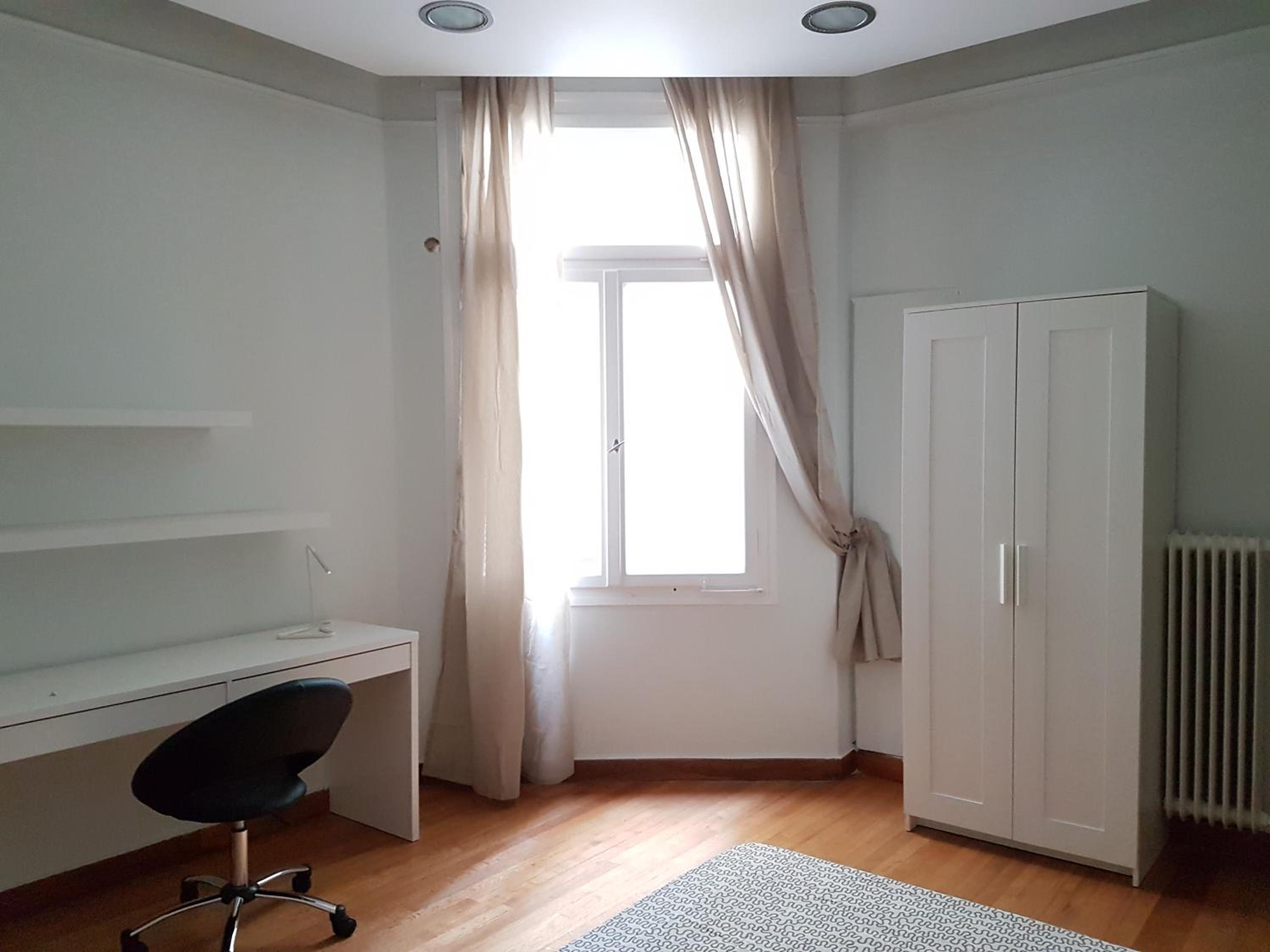Errathens Pine Red and Taupe - Athens Center