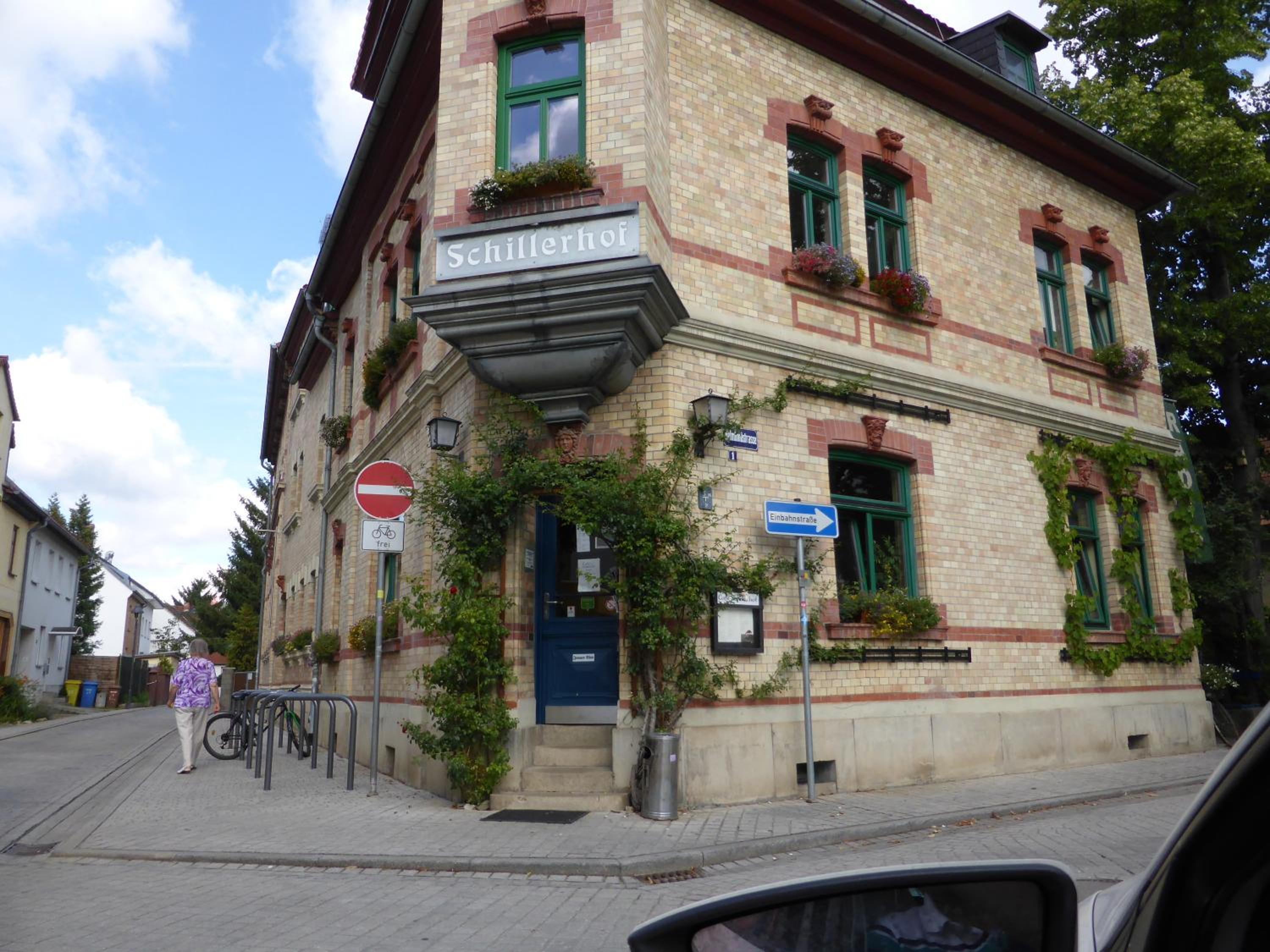 Ferienwohnung Friedrich Schiller, 2 Schlafzimmer, Balkon,kostenloses WiFi, nähe Zentrum,