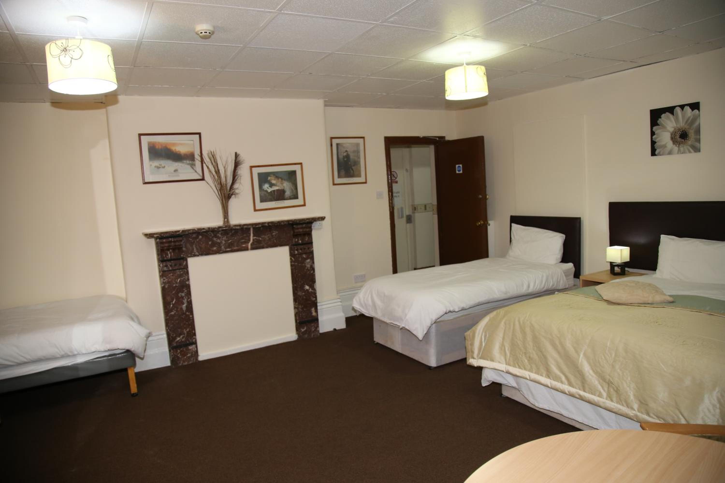 A Gosport Inn - Free Private Parking