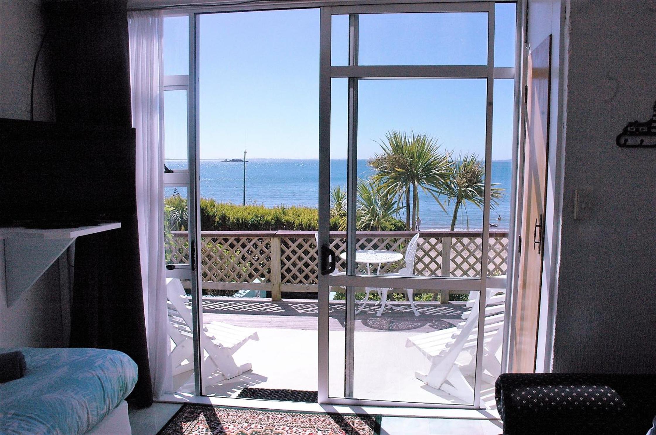 San Marino Motor Lodge Absolute Beachfront view 5