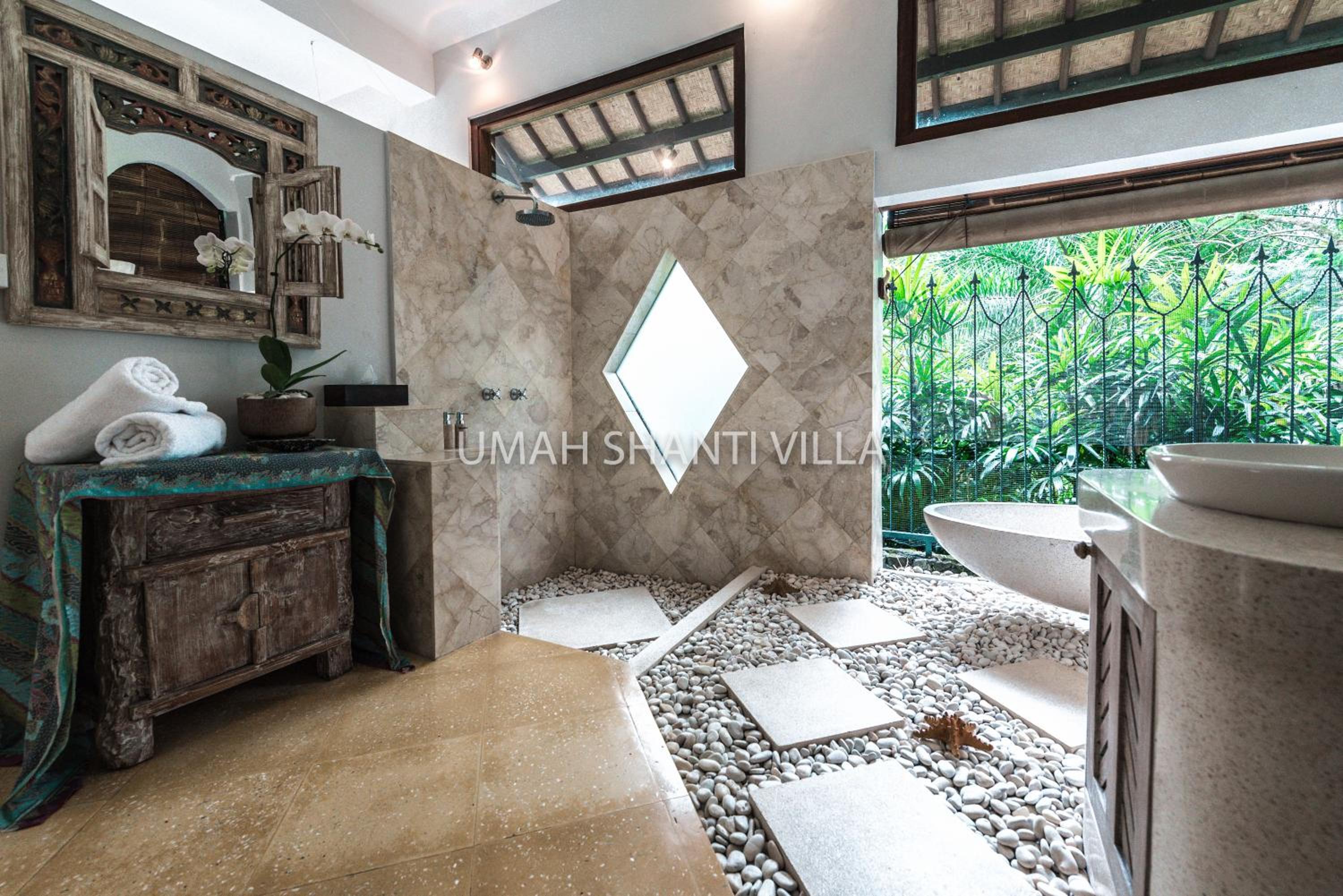 Villa Umah Shanti