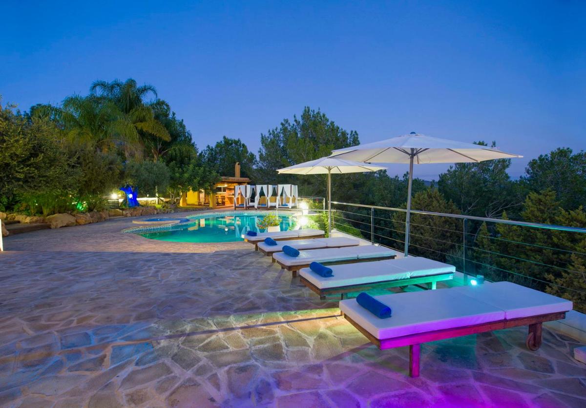 Villa Buscastells view 3