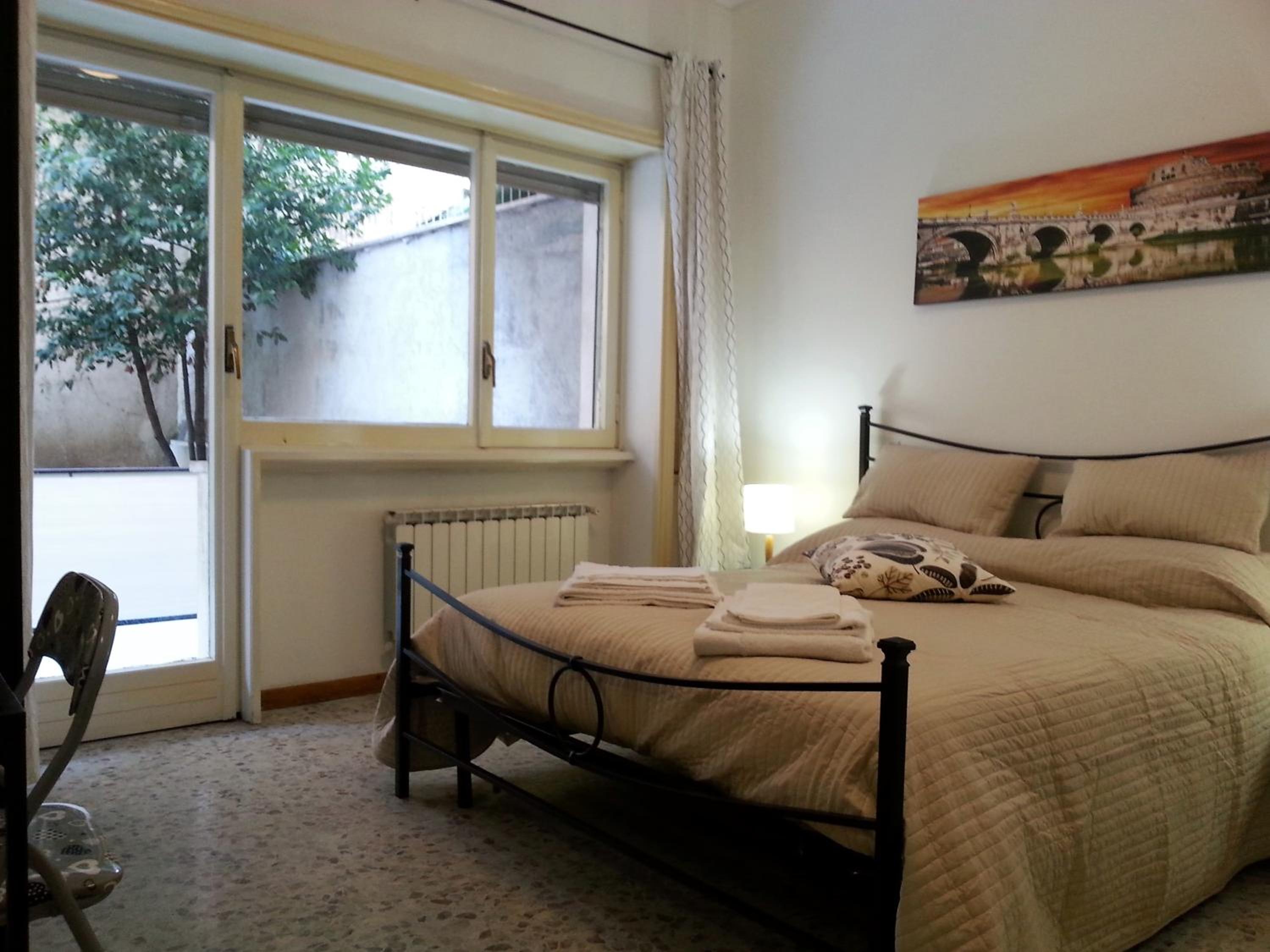 San Pietro & Trastevere Home