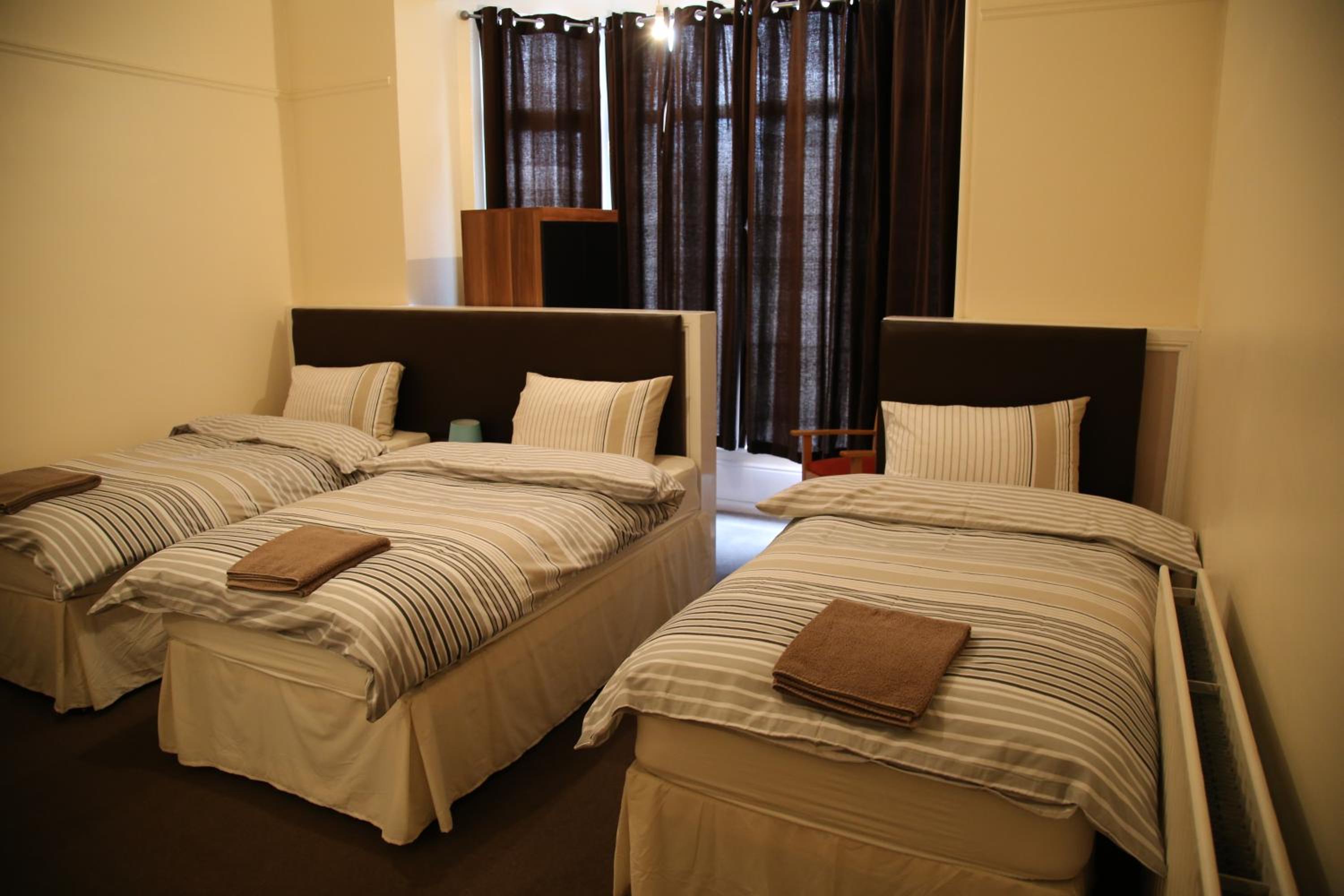 Acorn Lodge Guest House - Free parking