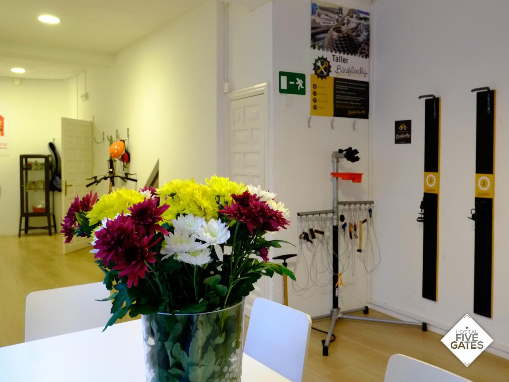 Hostal Five Gates