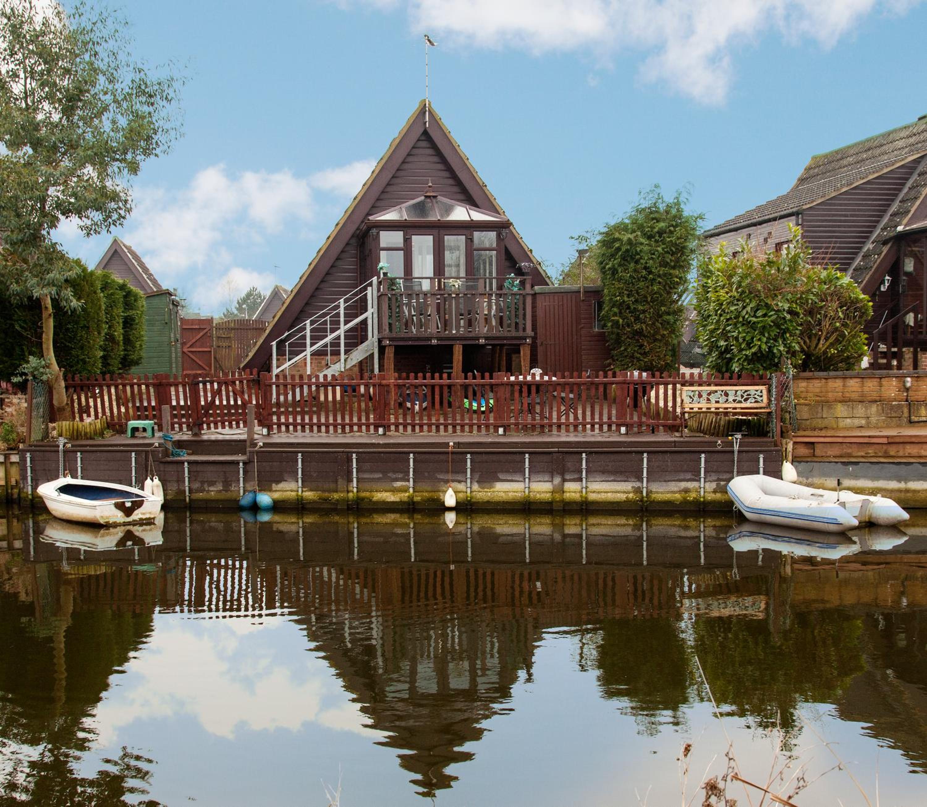 Isleham River Lodge