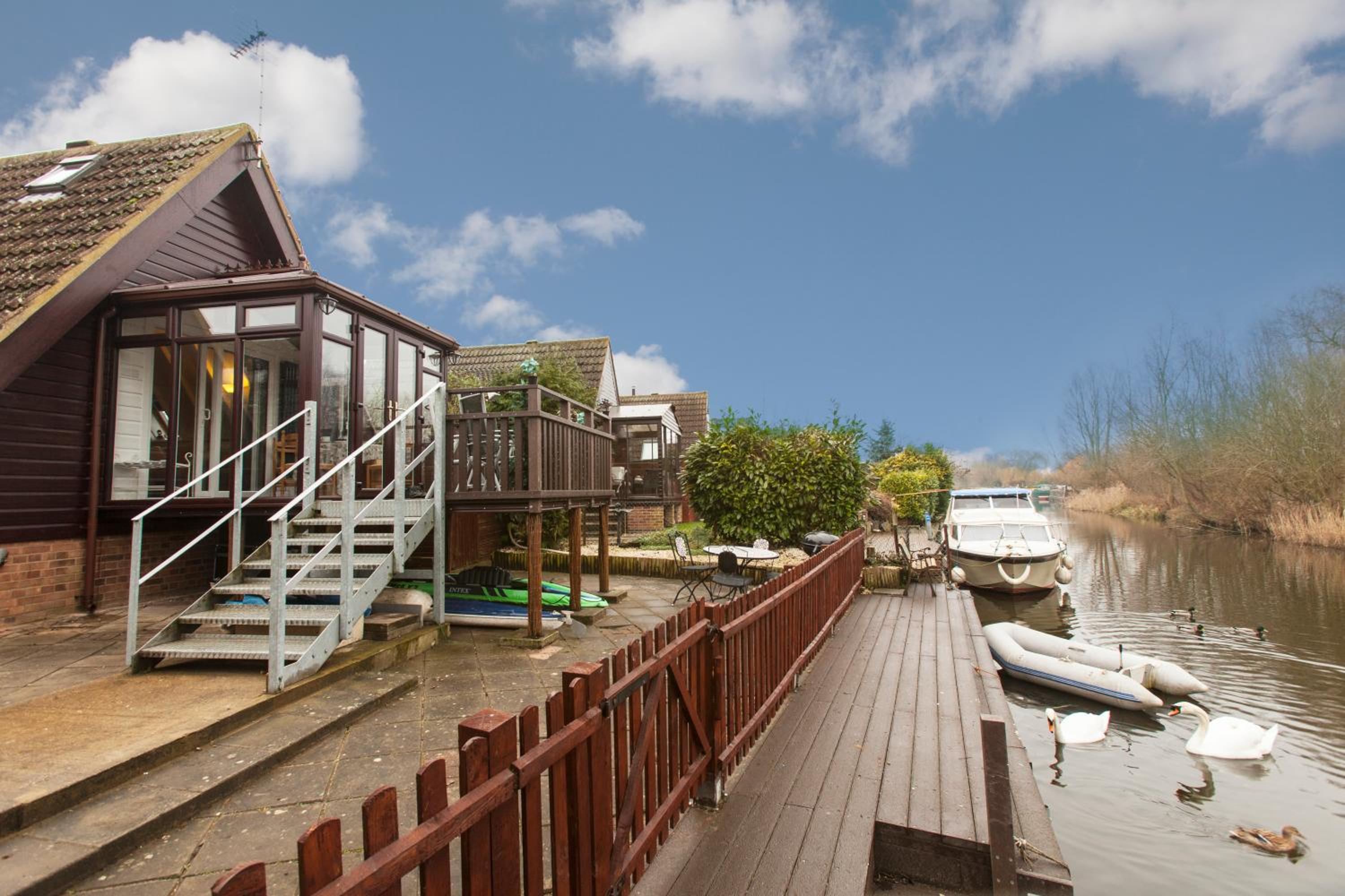 Isleham River Lodge