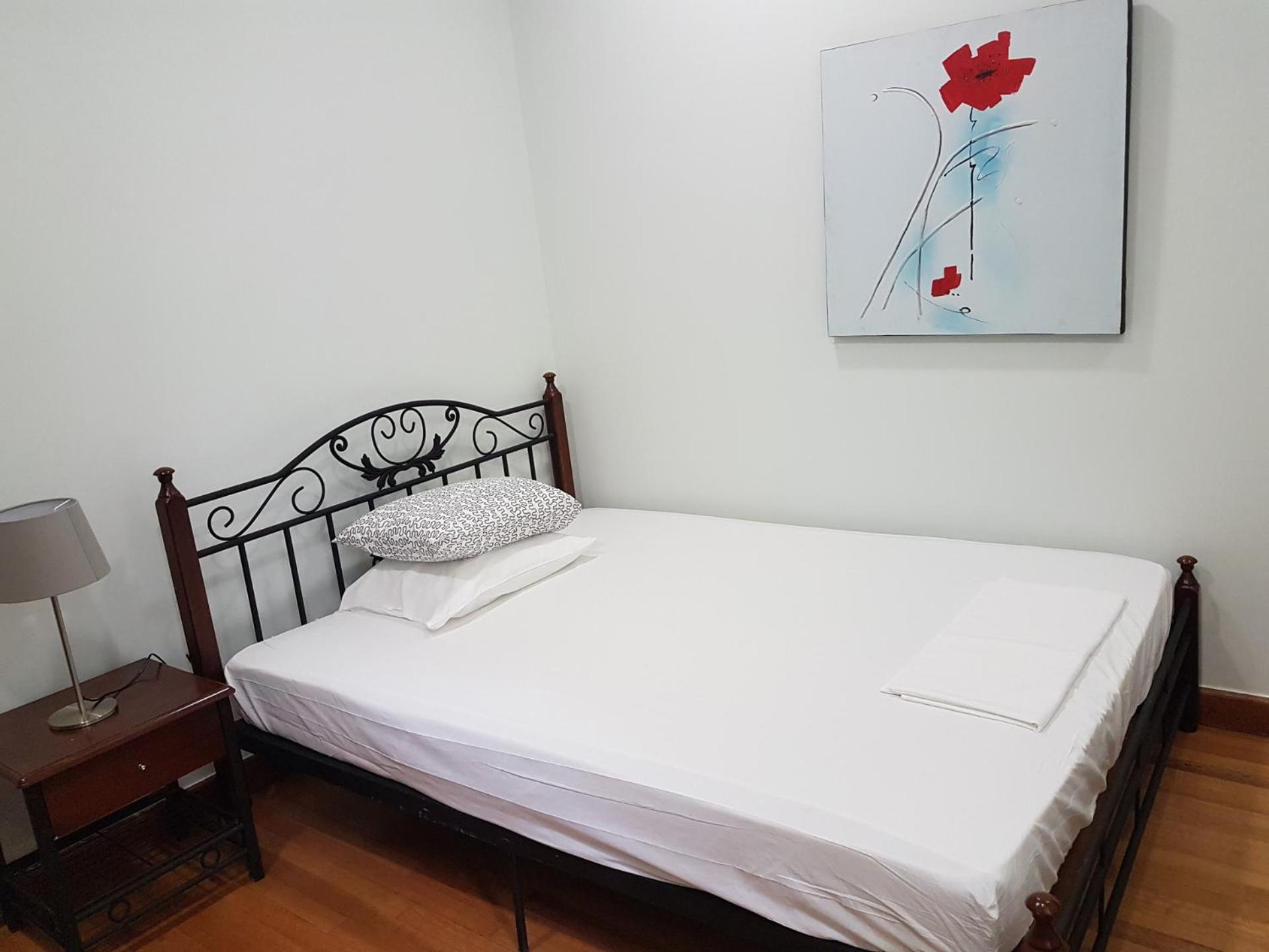 Errathens Pine Red and Taupe - Athens Center