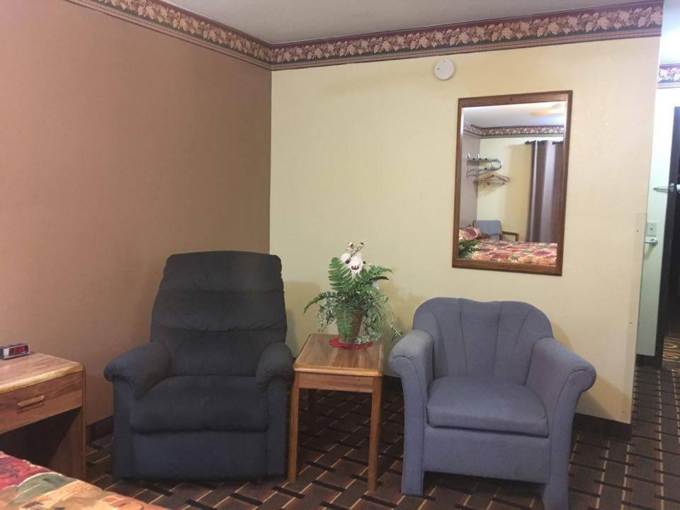 Deluxe Inn Nebraska City - Property Image 13