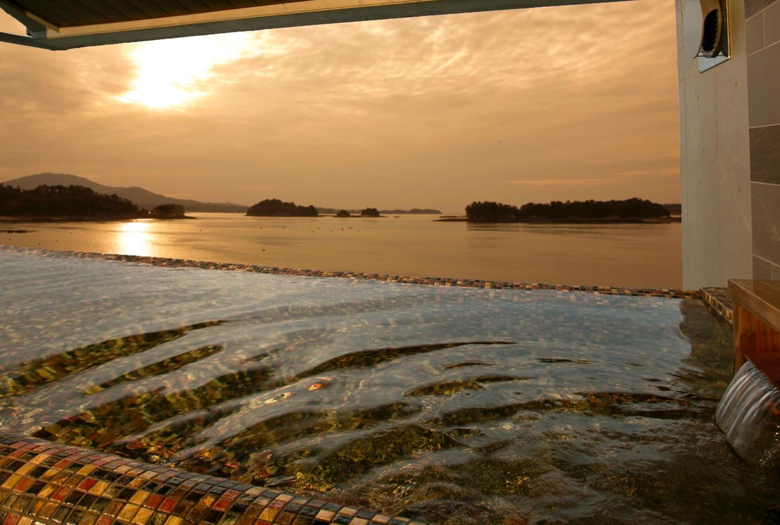 Uminoyasuragi Hotel Ryugu view 4