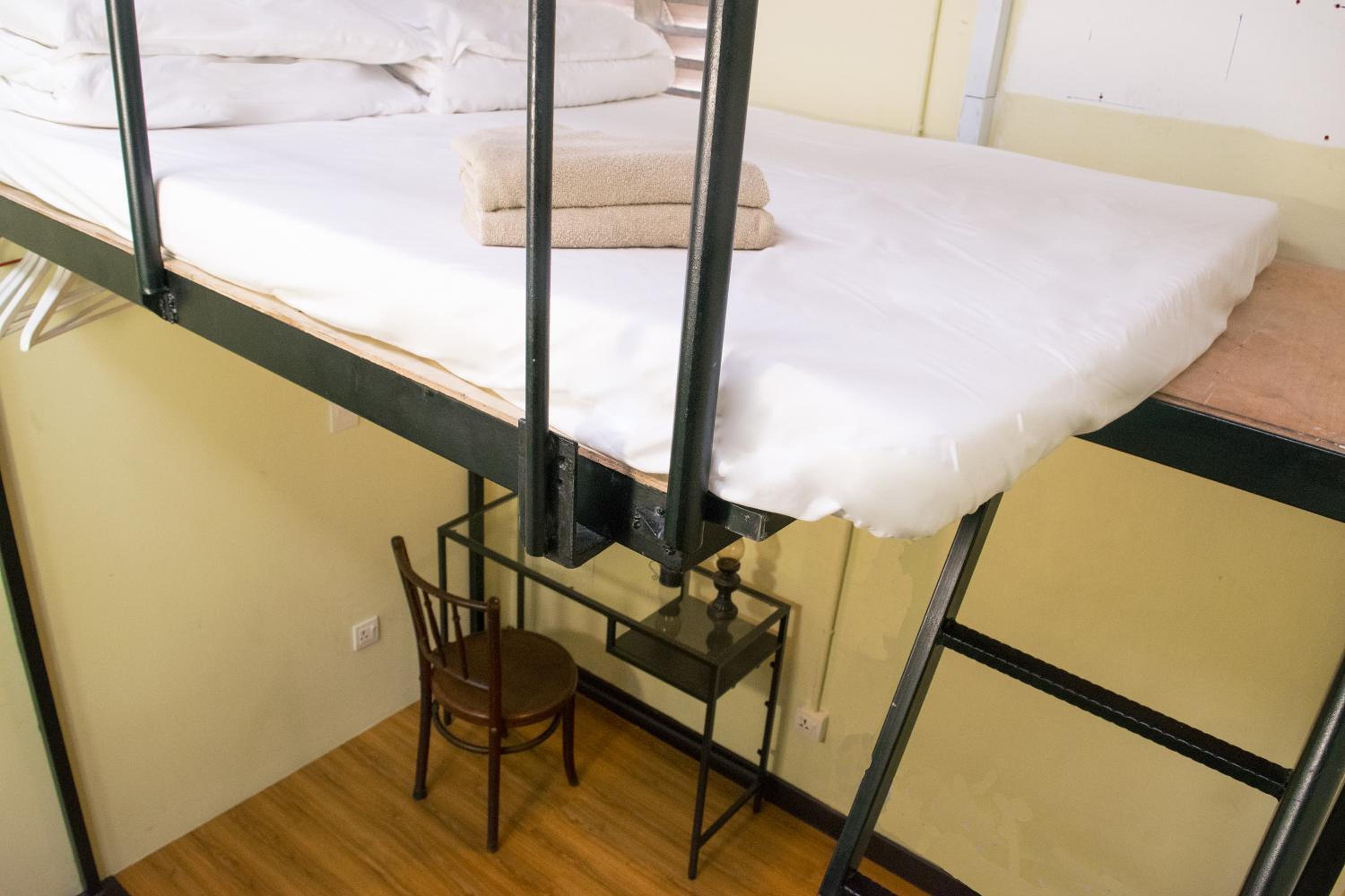 Chinatown Hostel by Mingle - Rooftop Private Jacuzzi with Bar