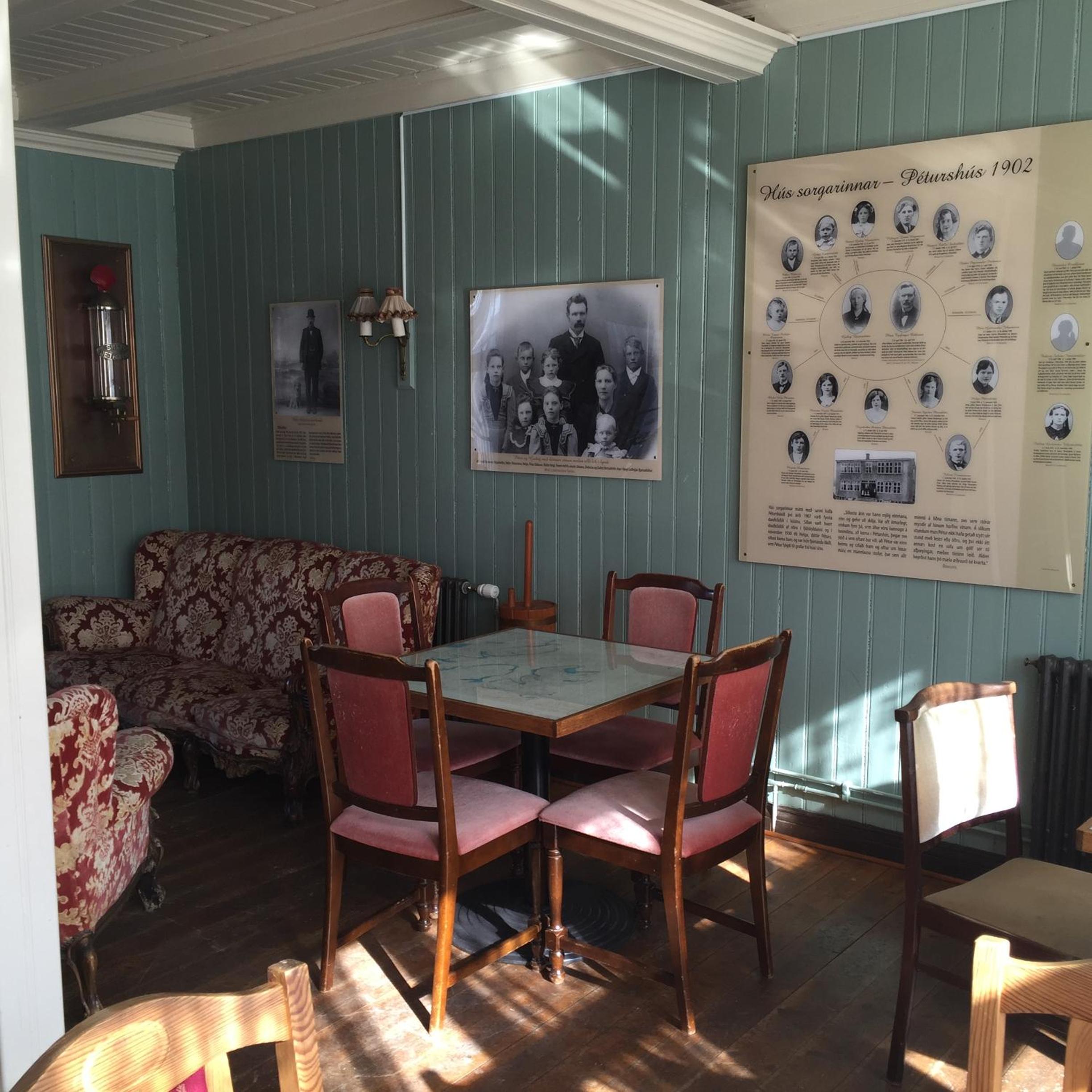 Einarshúsid Guesthouse