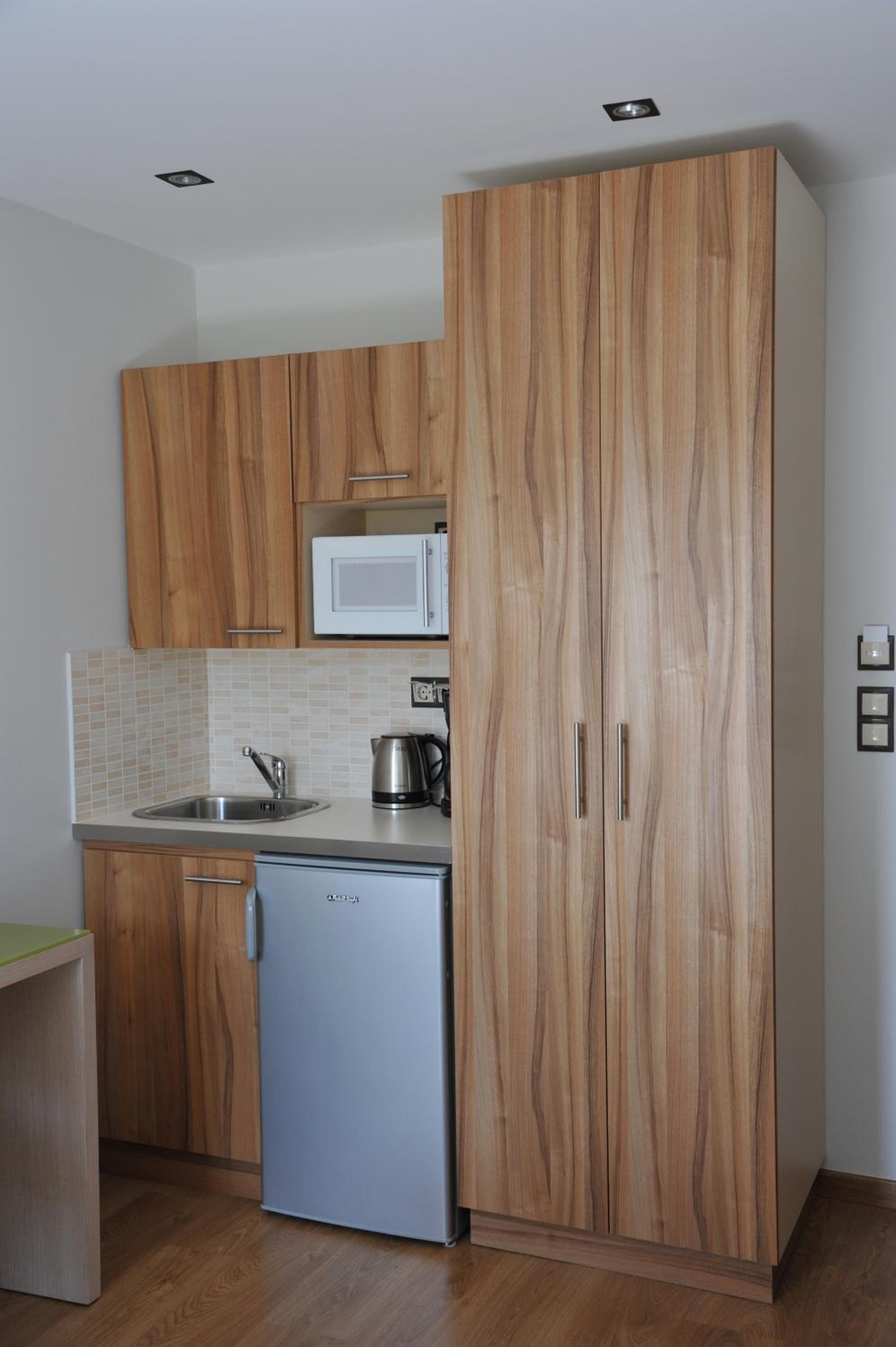 Elements Rooms & Apartments