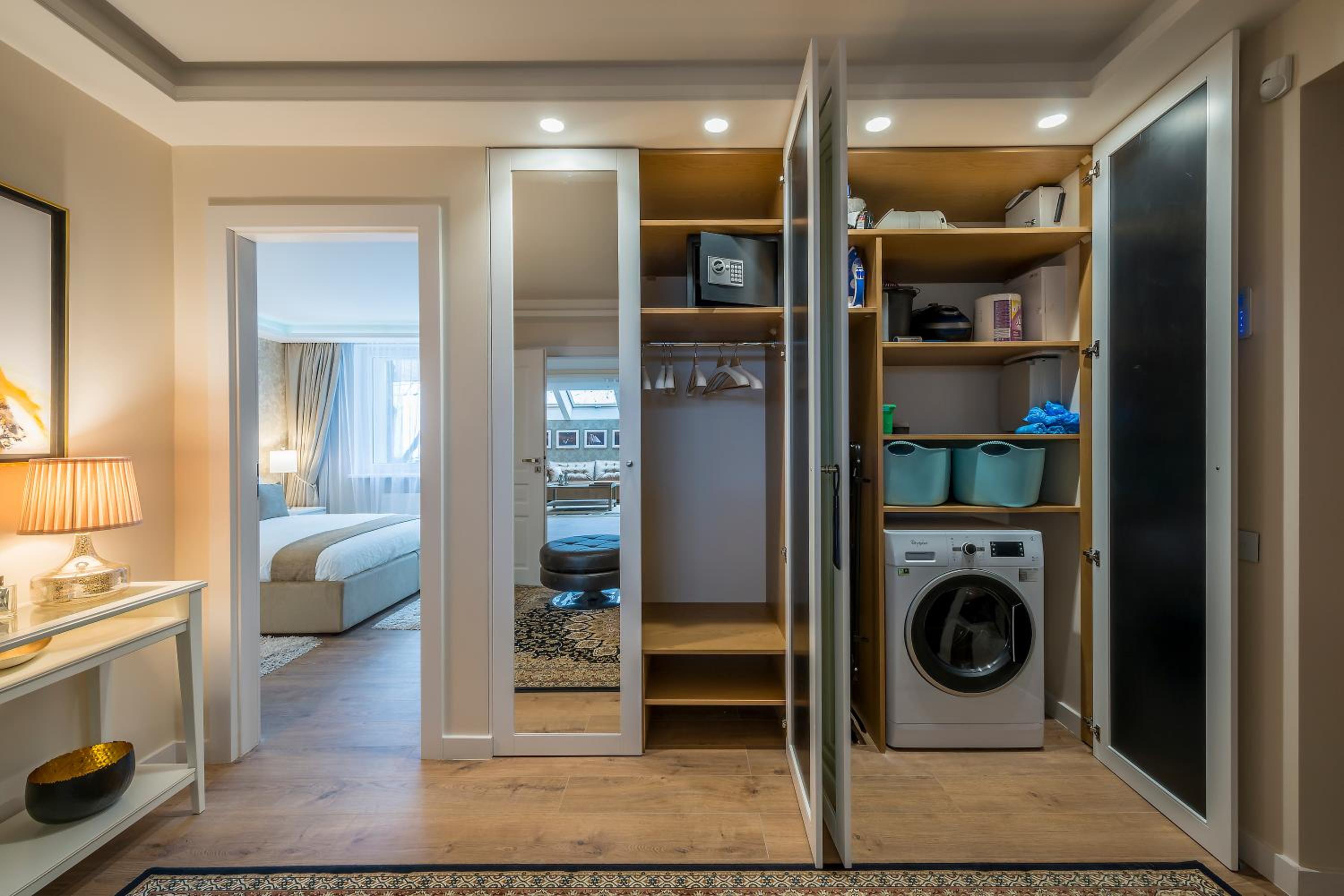 Hills Park Luxury Apartment view 4