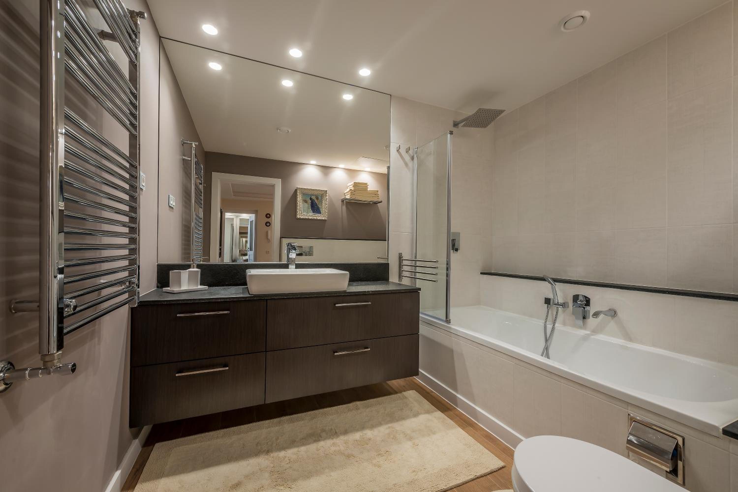 Hills Park Luxury Apartment view 5