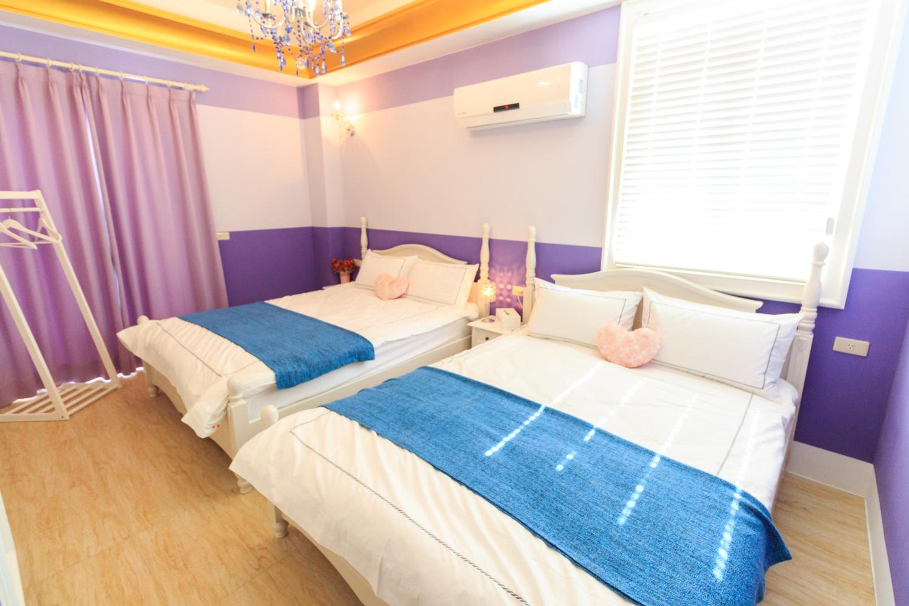 Alice Wonderland B&B
