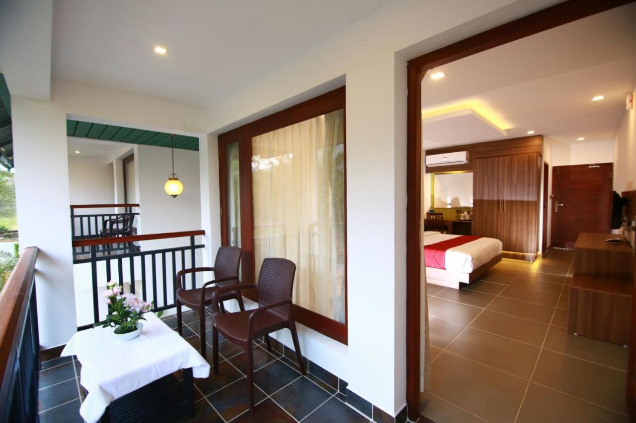 Silver Storm Resort Athirappilly view 3