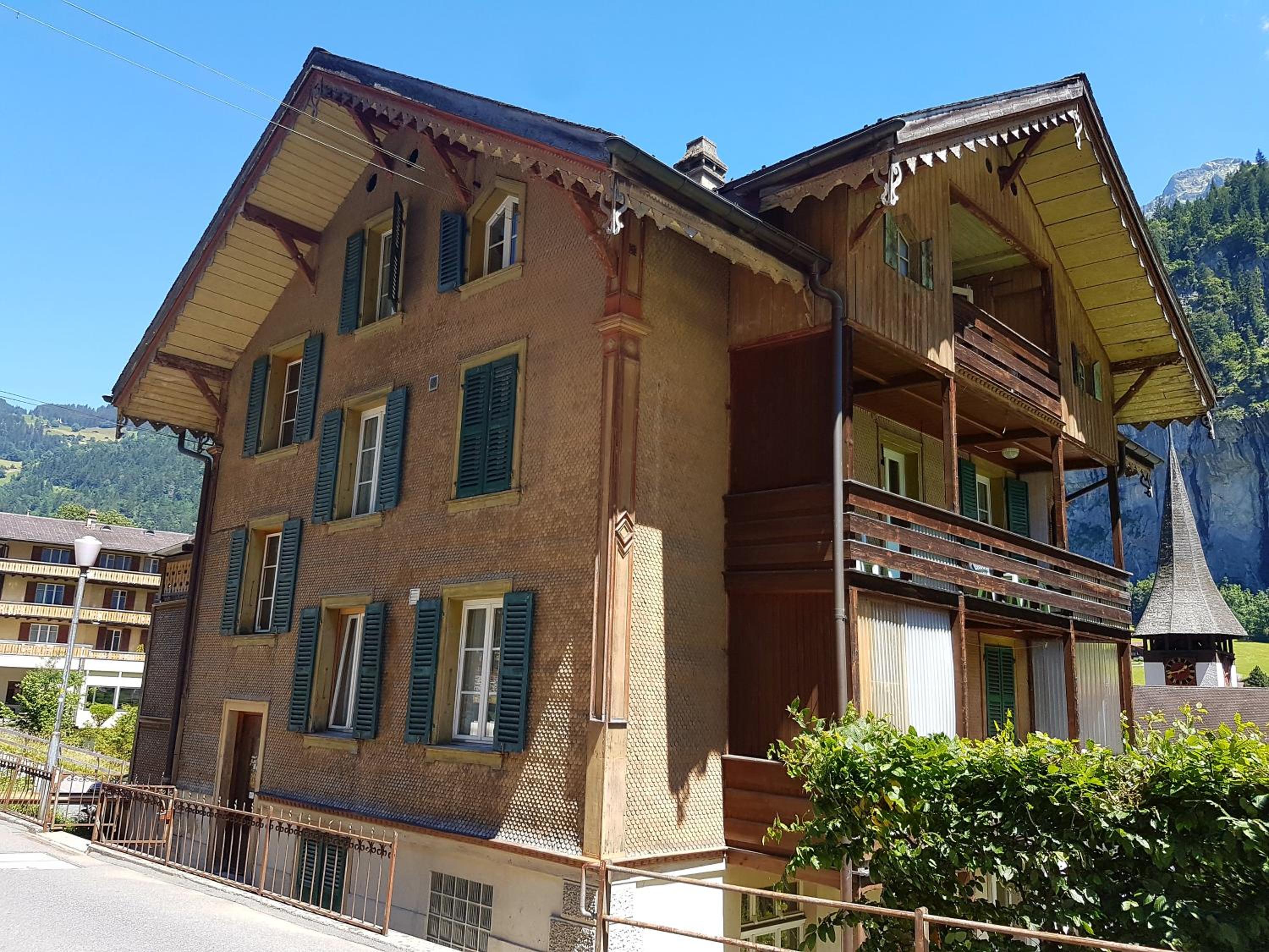 Angie's Apartments