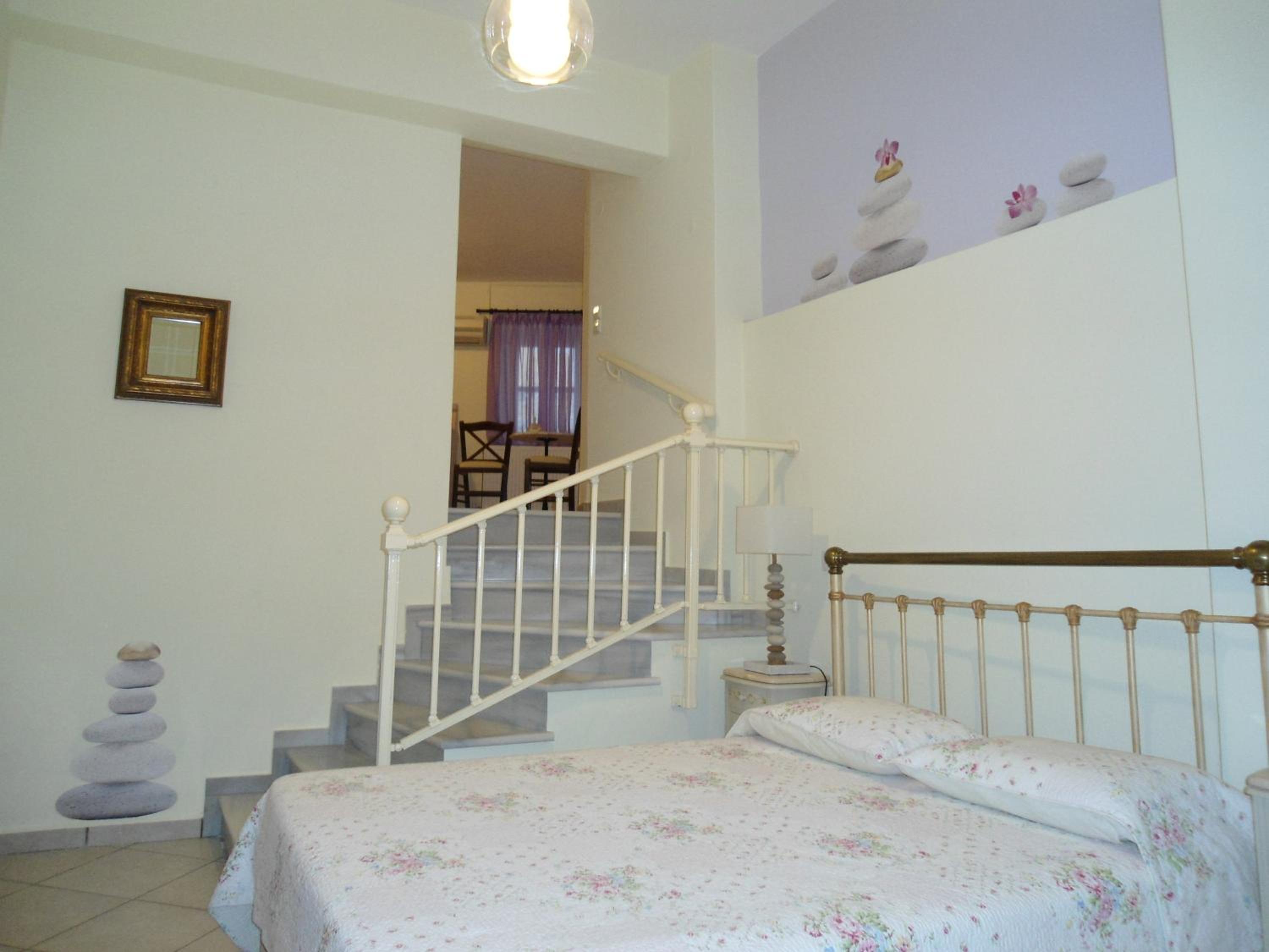 Antouanetta Apartments