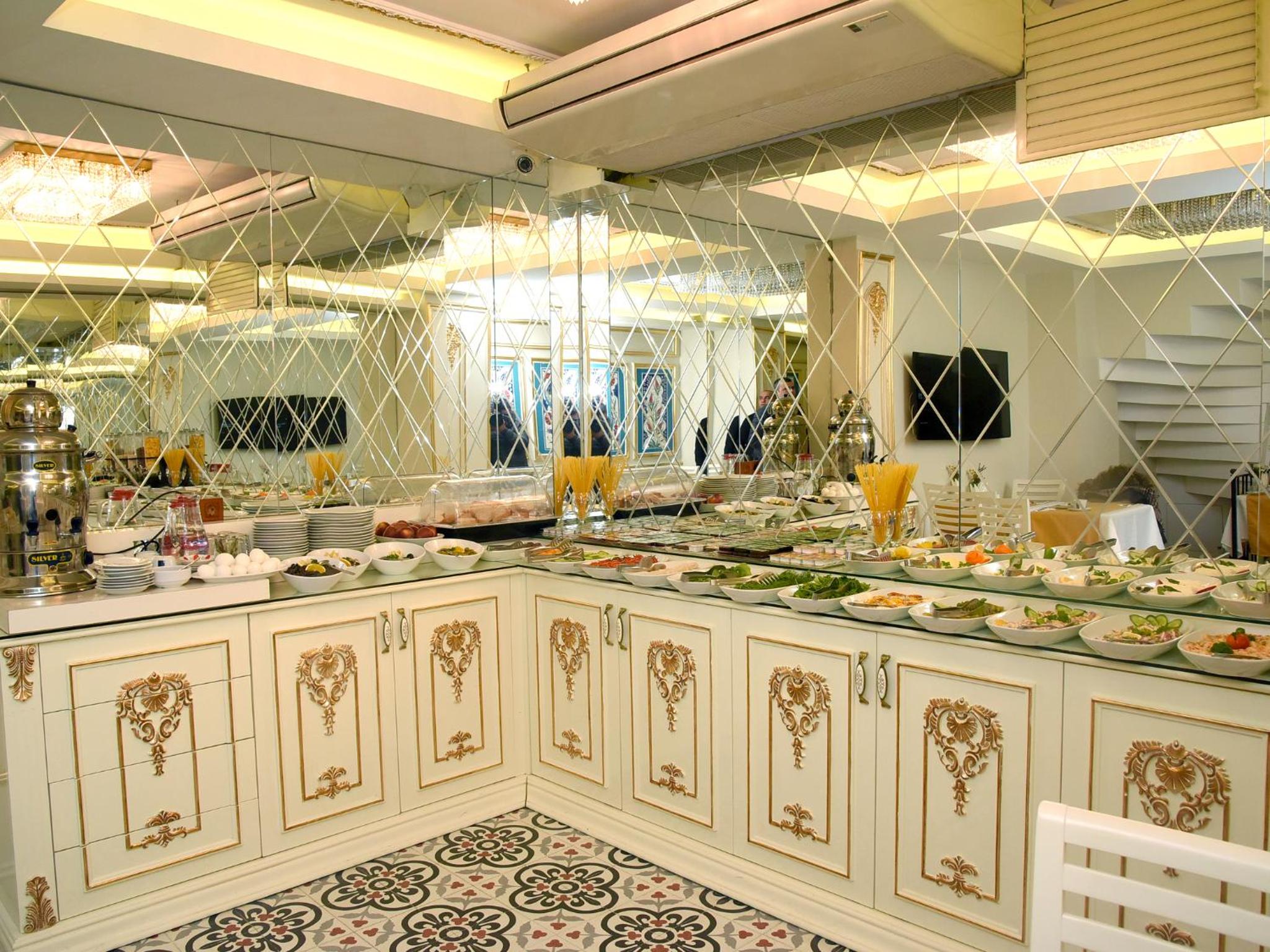 Best Town Hotel - Image 6