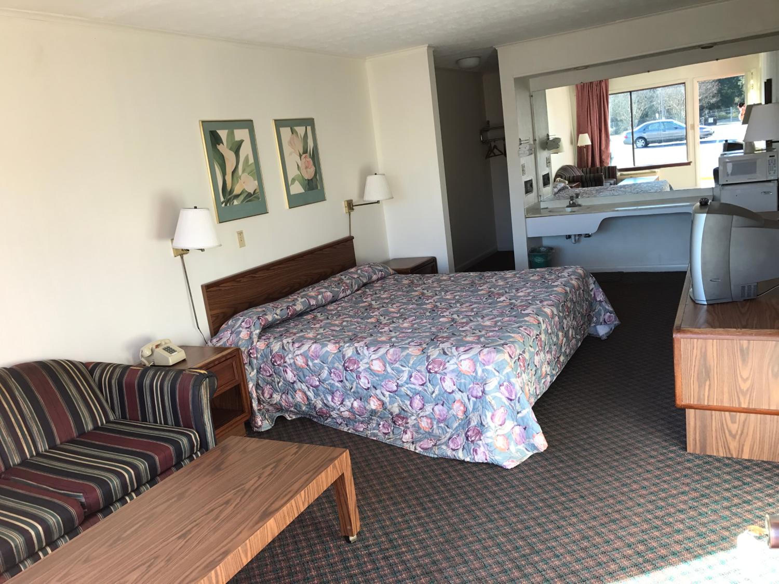 Flagship Inn
