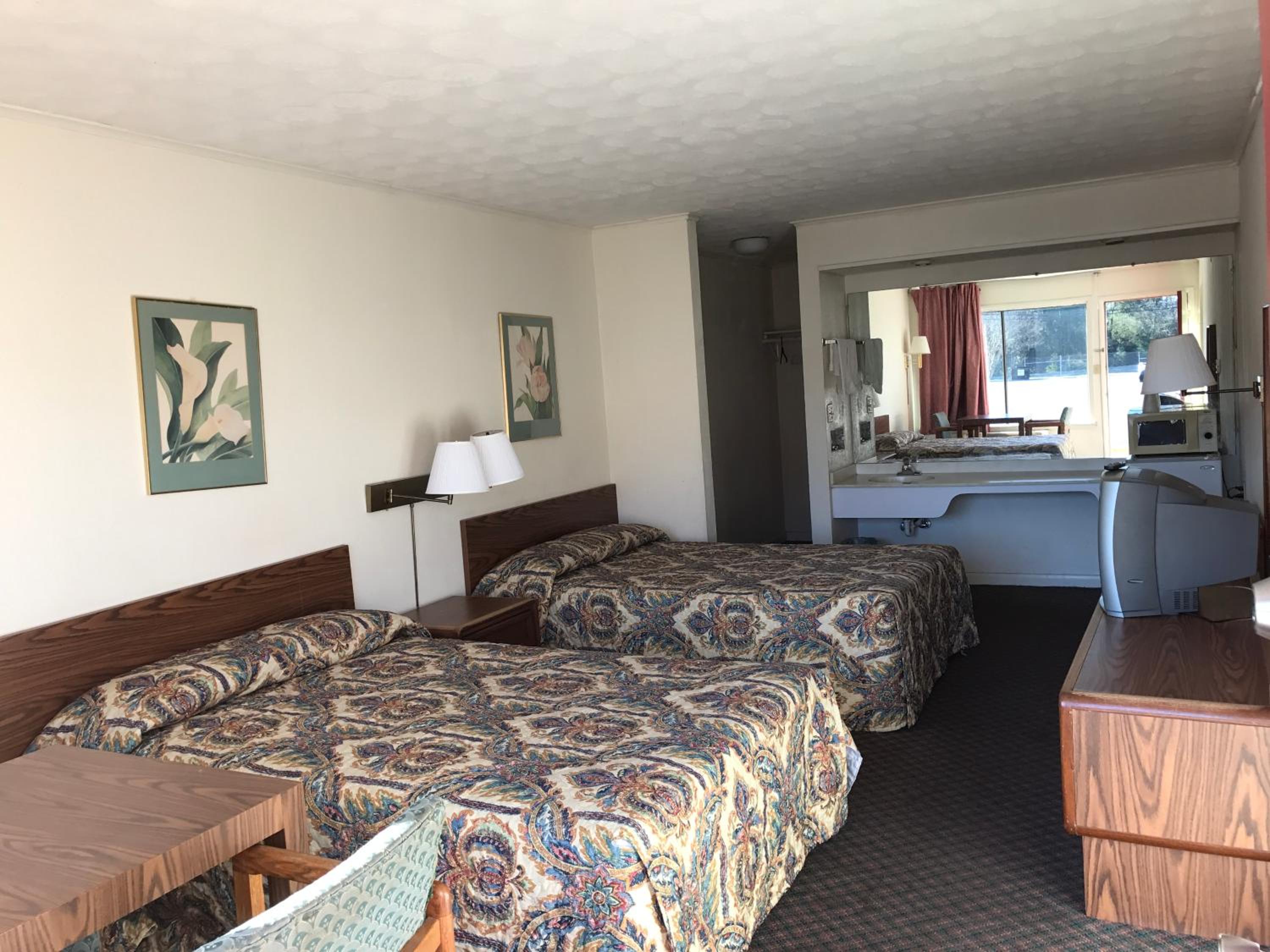 Flagship Inn