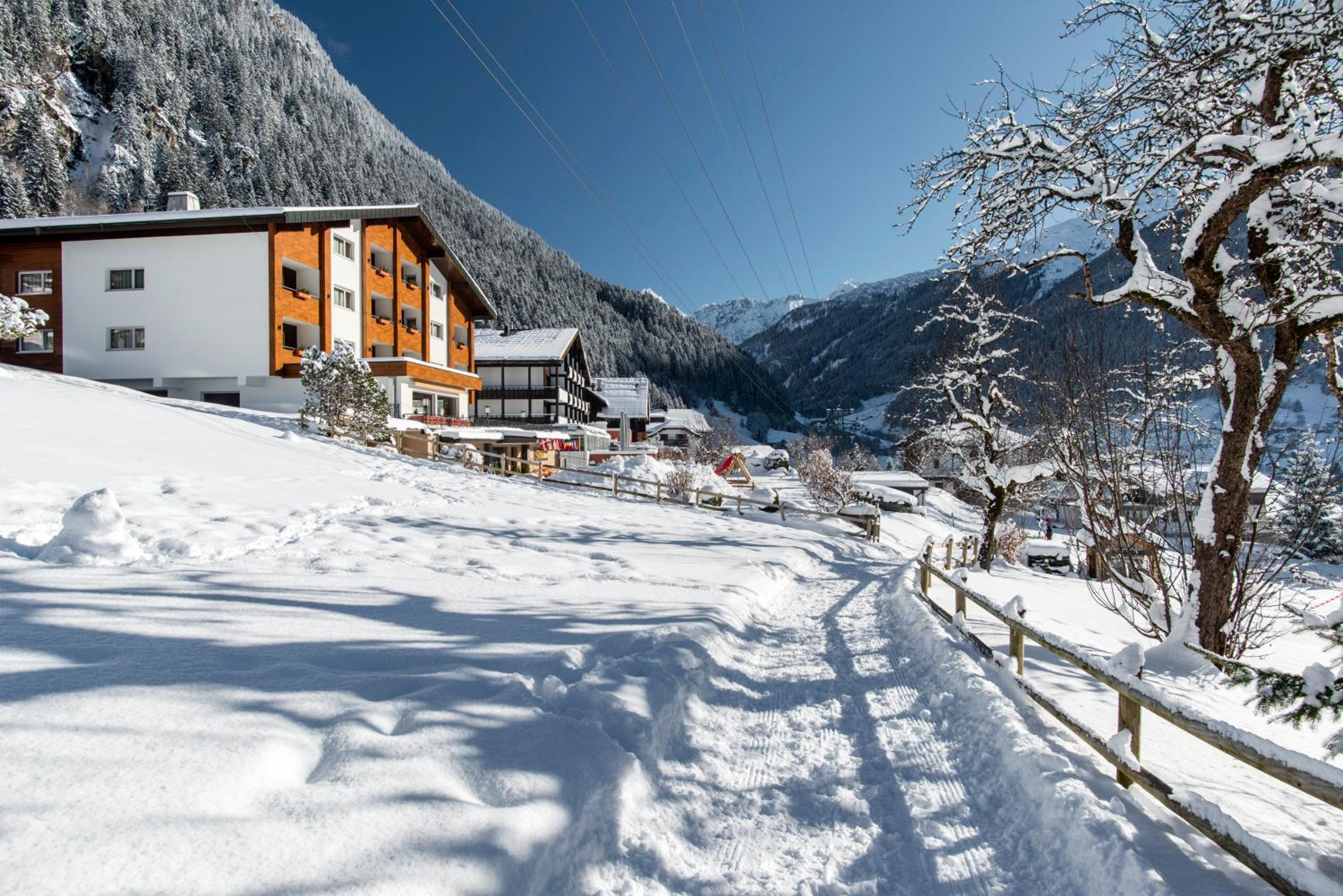 Apartments Tschanun view 3