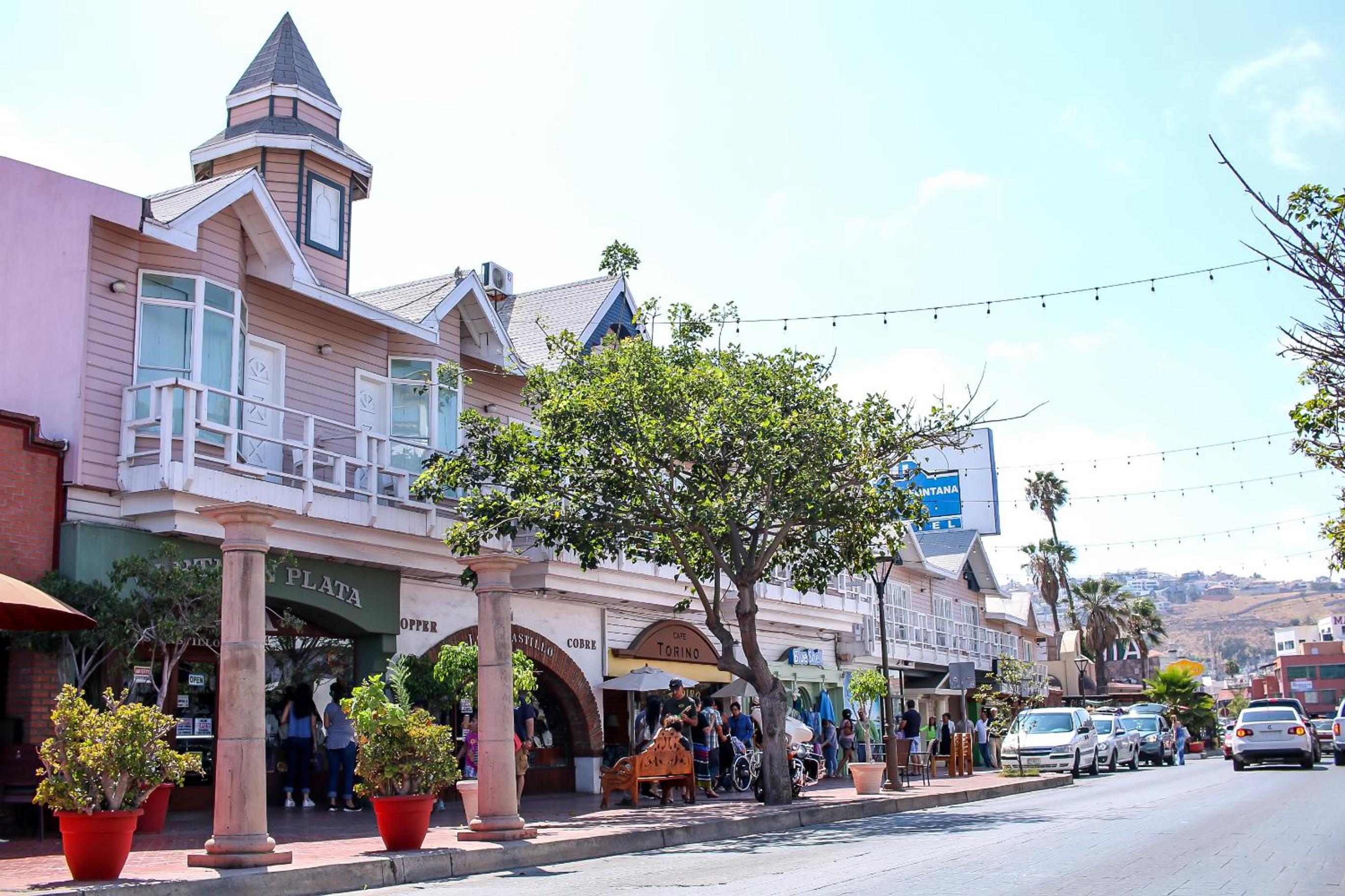 Ensenada Vacations - Hotel Villa Fontana Inn - Property Image 12