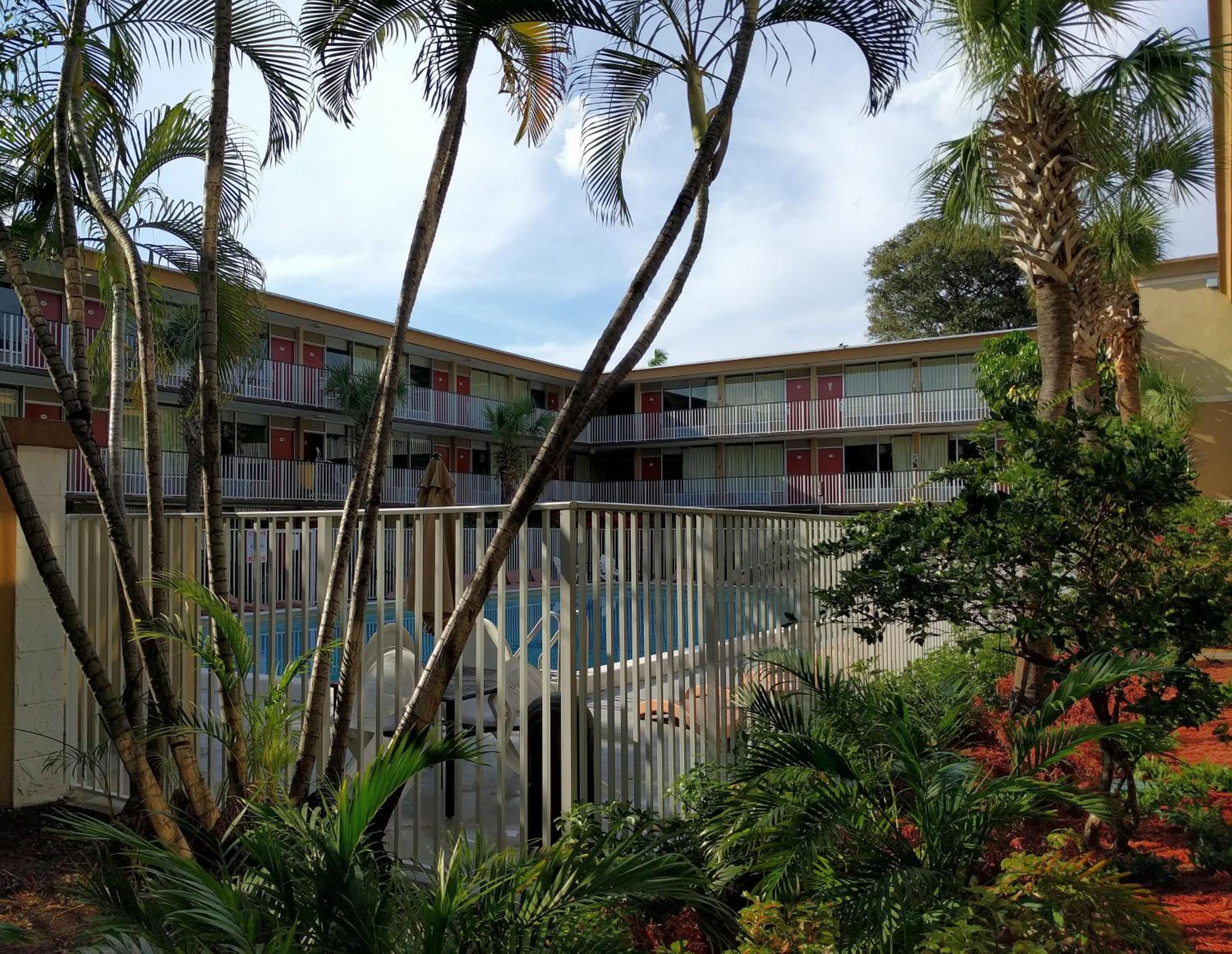Red Carpet Inn Airport Fort Lauderdale