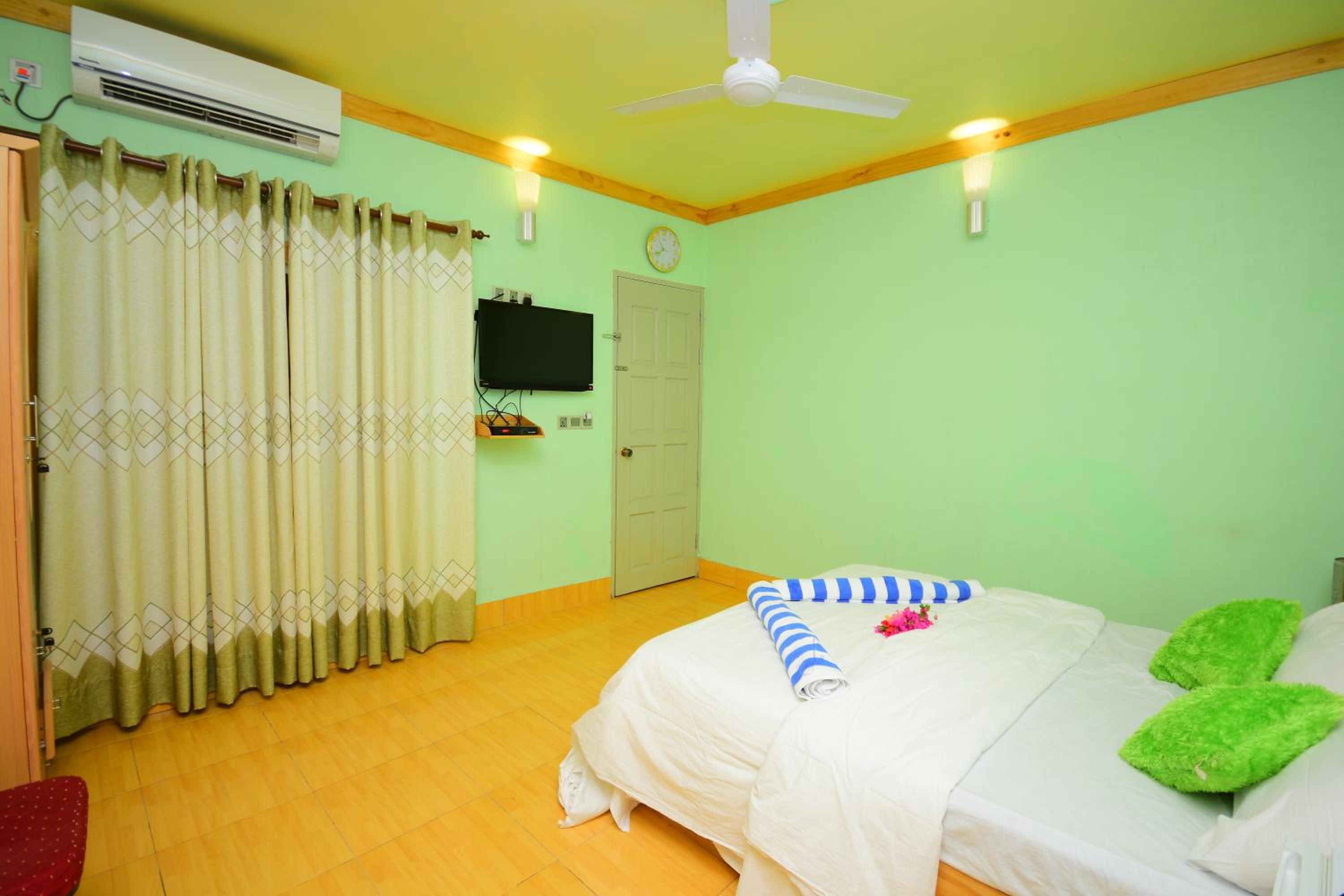 Olhumathi View Inn