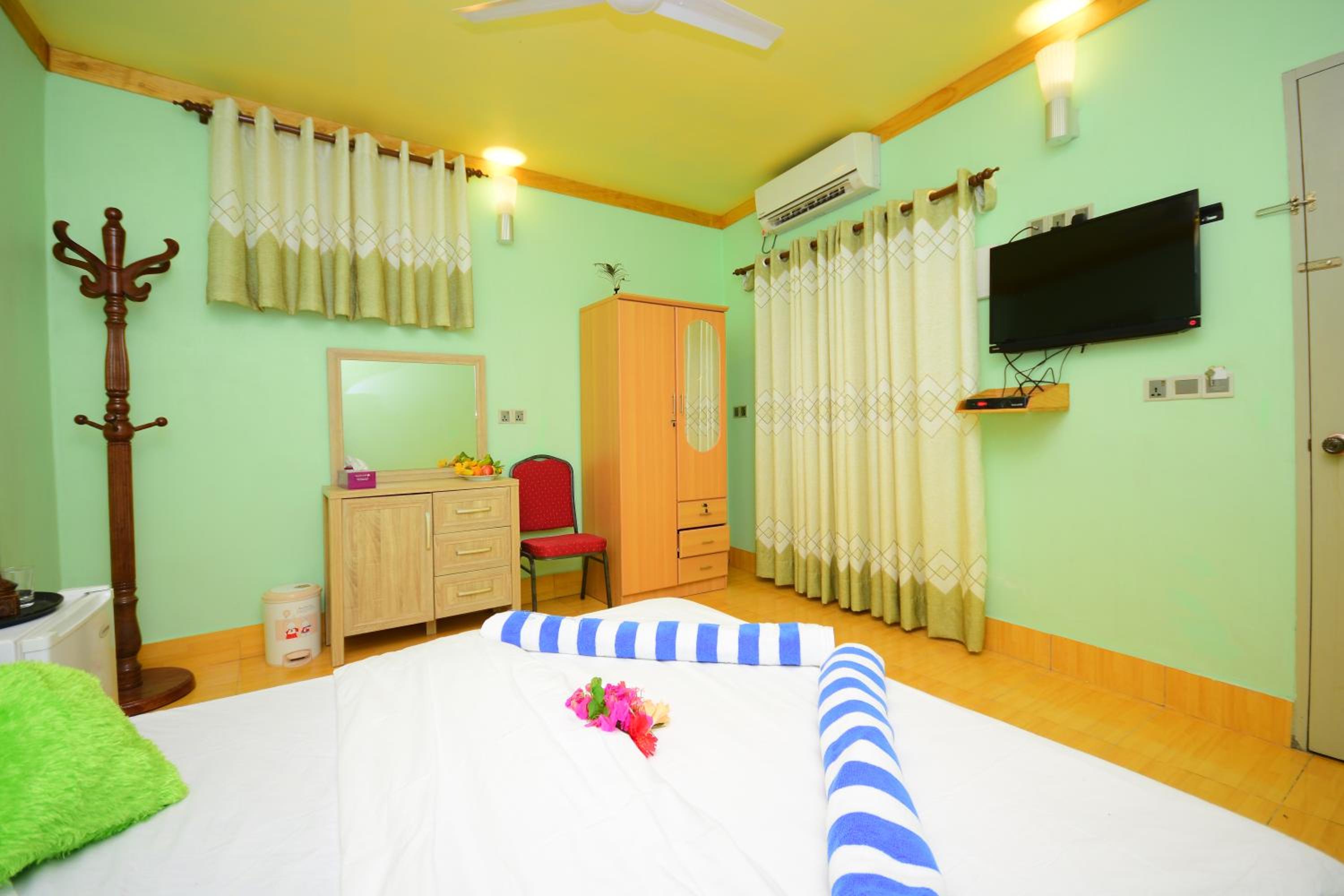 Olhumathi View Inn