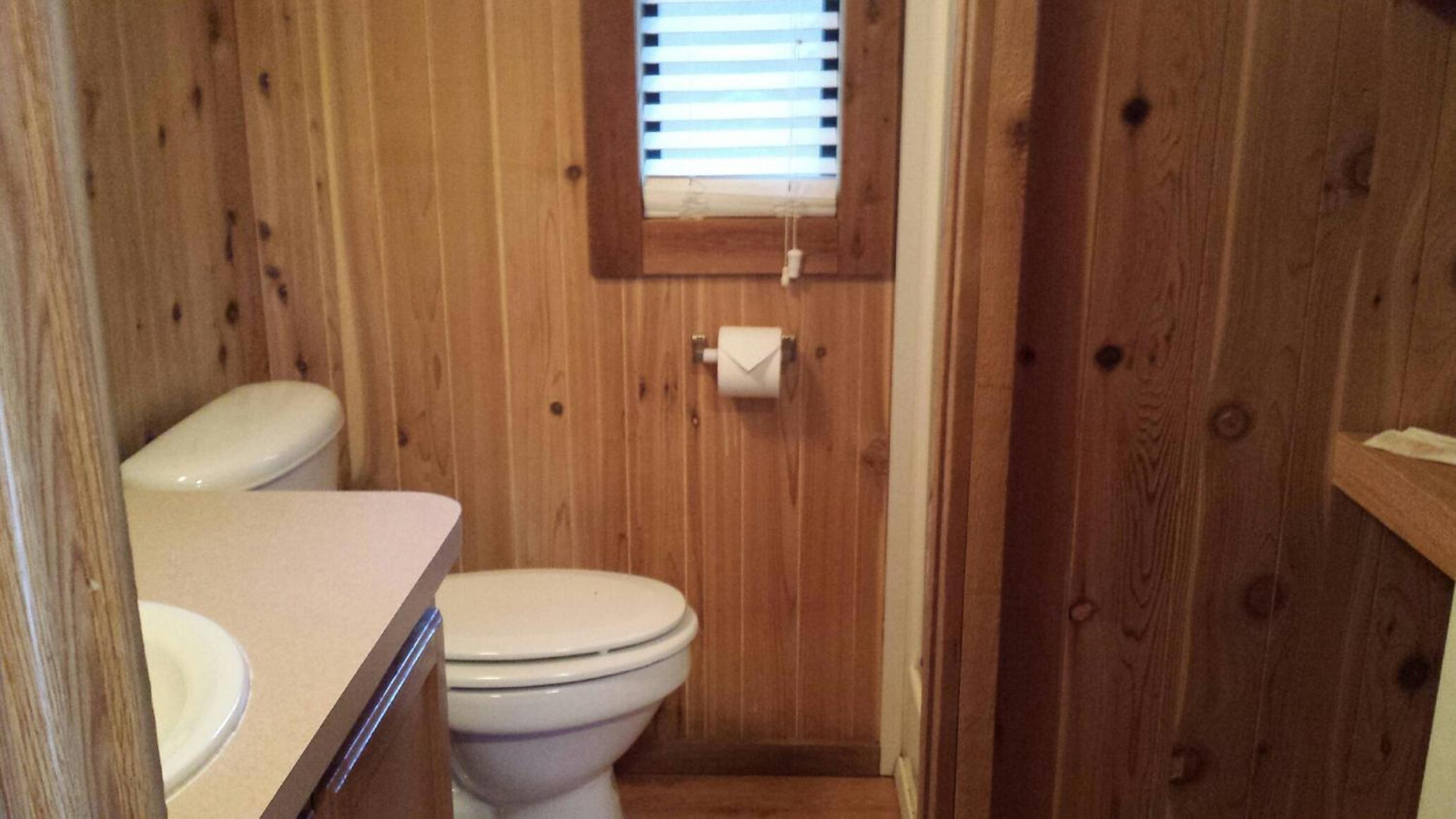 Snowflower Camping Resort Cabin 4