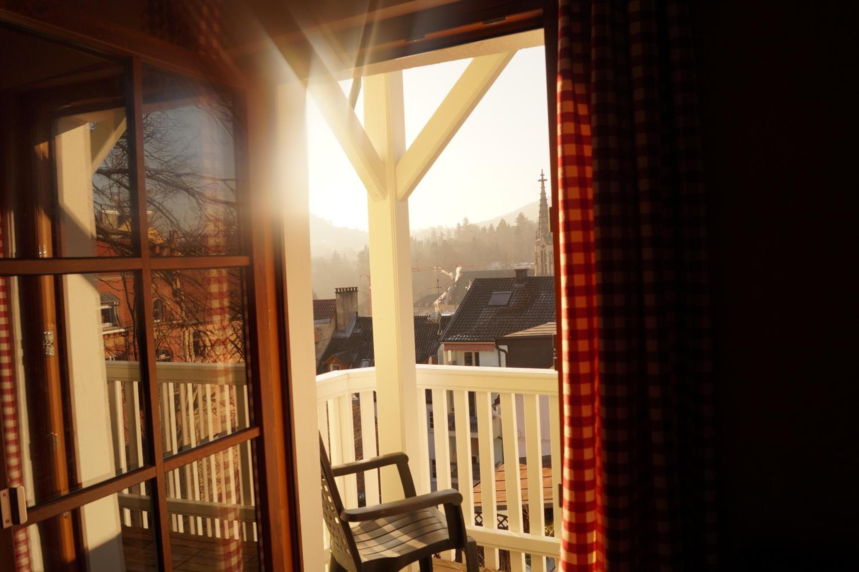 Petite Bellevue view 3