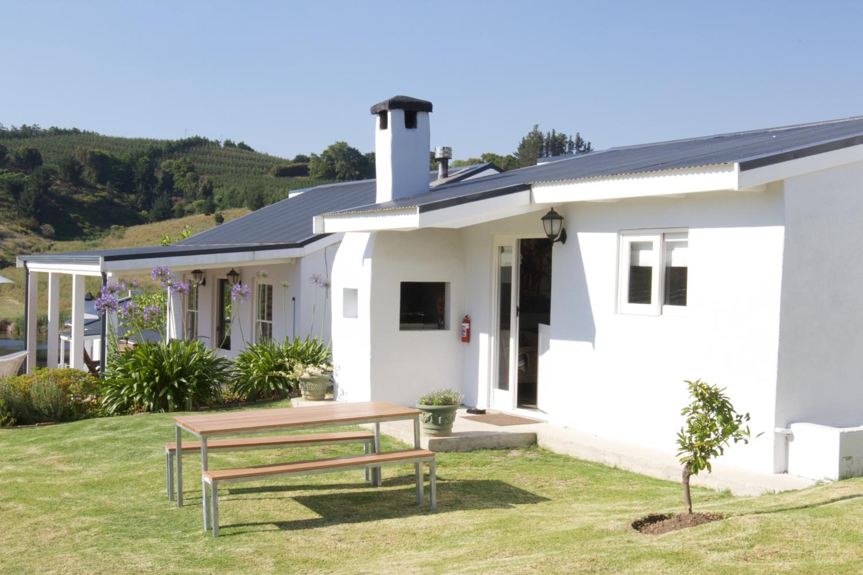 Paul Wallace Wines & Cottages