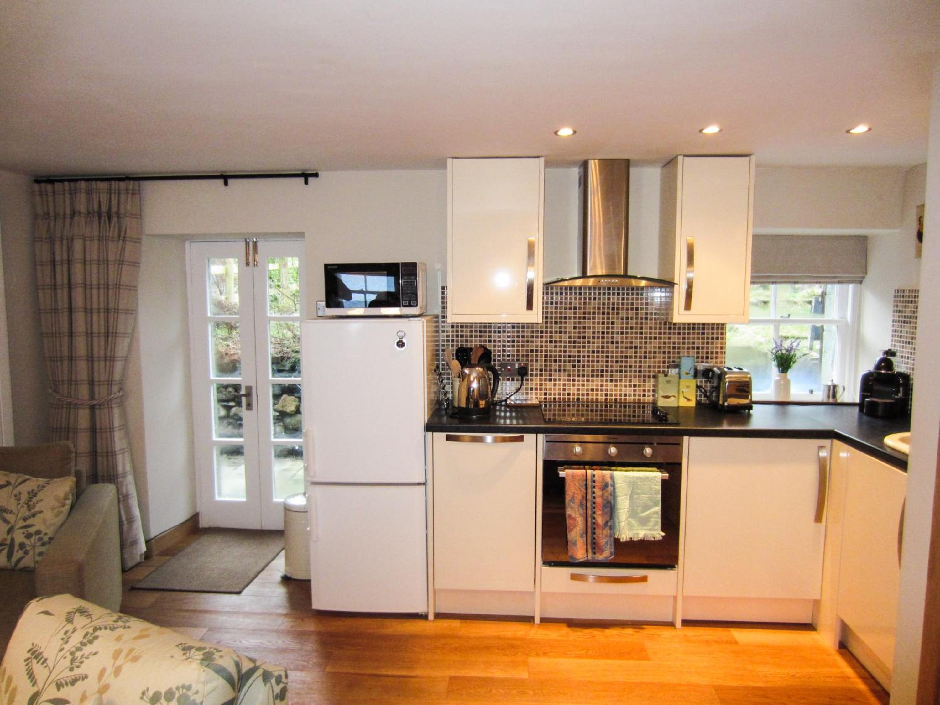 Photo 10